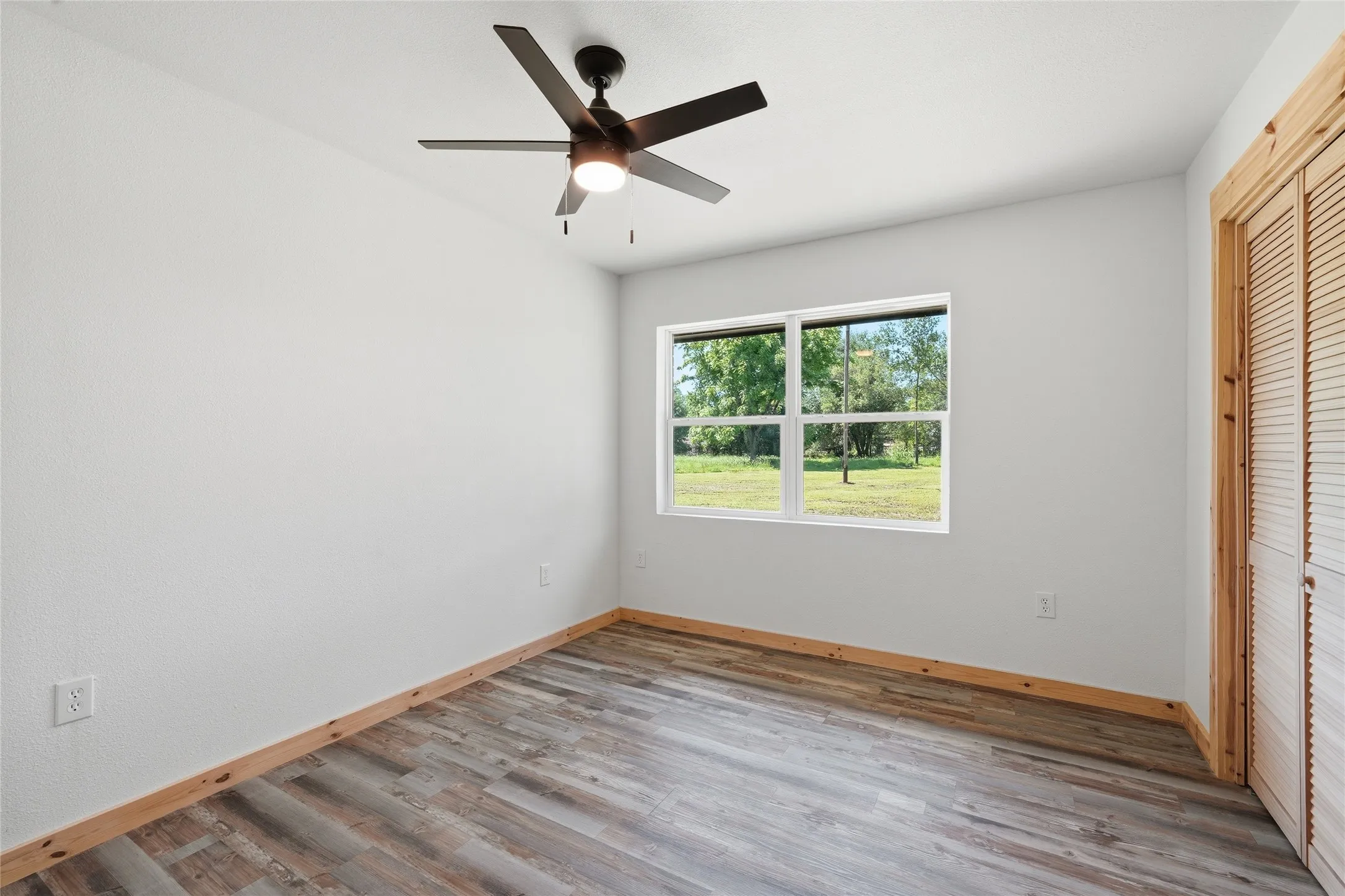 Single Family Residence For Sale in Falls County , 192 County Road 173, Marlin, Texas 76661, 3 Bedroom, 3 Bathroom, 2 Garage spaces, 1,974 Sqft, built in 1974, mls#21257360, Real Estate Agent in Marlin, Homes For Sale in Falls county, Homes For Sale in Marlin, Realtor in Marlin Texas, Real Estate Brokerage Independent Realty Texas, Luminita Cordes Realtor