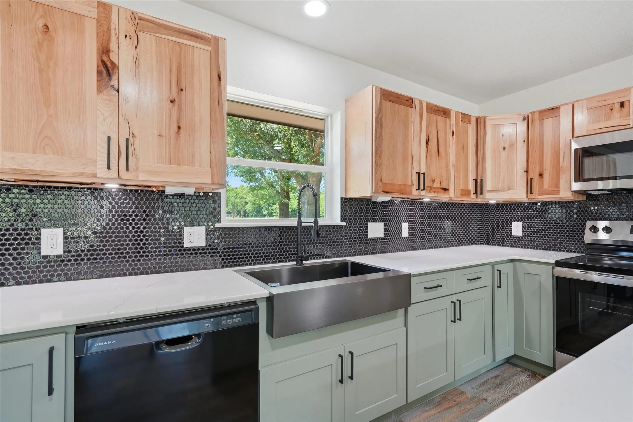Single Family Residence For Sale in Falls County , 192 County Road 173, Marlin, Texas 76661, 3 Bedroom, 3 Bathroom, 2 Garage spaces, 1,974 Sqft, built in 1974, mls#21257360, Real Estate Agent in Marlin, Homes For Sale in Falls county, Homes For Sale in Marlin, Realtor in Marlin Texas, Real Estate Brokerage Independent Realty Texas, Luminita Cordes Realtor
