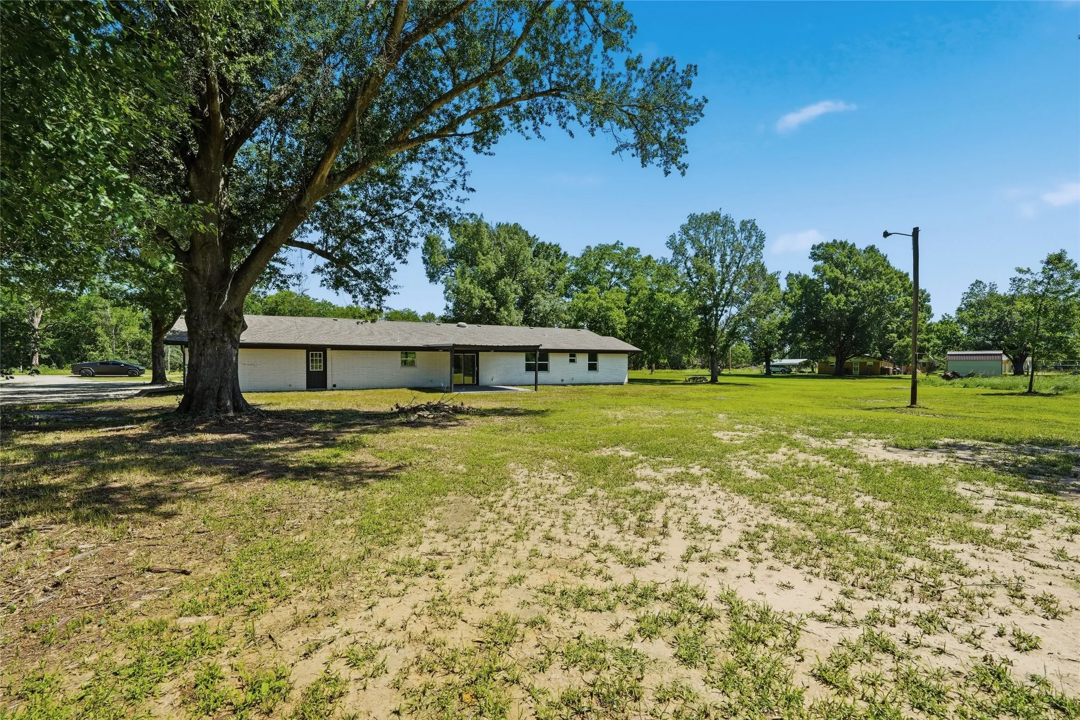 Single Family Residence For Sale in Falls County , 192 County Road 173, Marlin, Texas 76661, 3 Bedroom, 3 Bathroom, 2 Garage spaces, 1,974 Sqft, built in 1974, mls#21257360, Real Estate Agent in Marlin, Homes For Sale in Falls county, Homes For Sale in Marlin, Realtor in Marlin Texas, Real Estate Brokerage Independent Realty Texas, Luminita Cordes Realtor