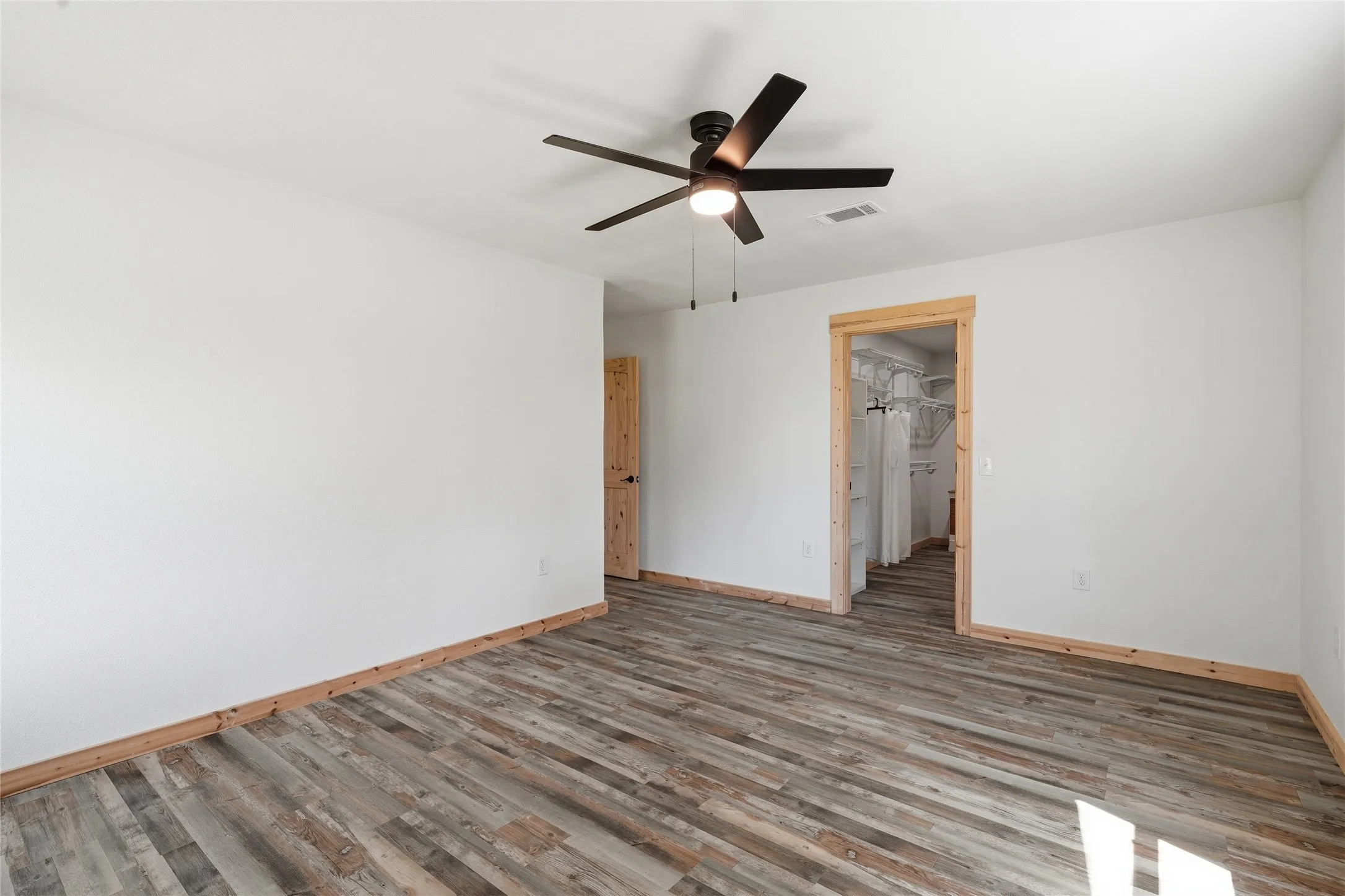 Single Family Residence For Sale in Falls County , 192 County Road 173, Marlin, Texas 76661, 3 Bedroom, 3 Bathroom, 2 Garage spaces, 1,974 Sqft, built in 1974, mls#21257360, Real Estate Agent in Marlin, Homes For Sale in Falls county, Homes For Sale in Marlin, Realtor in Marlin Texas, Real Estate Brokerage Independent Realty Texas, Luminita Cordes Realtor