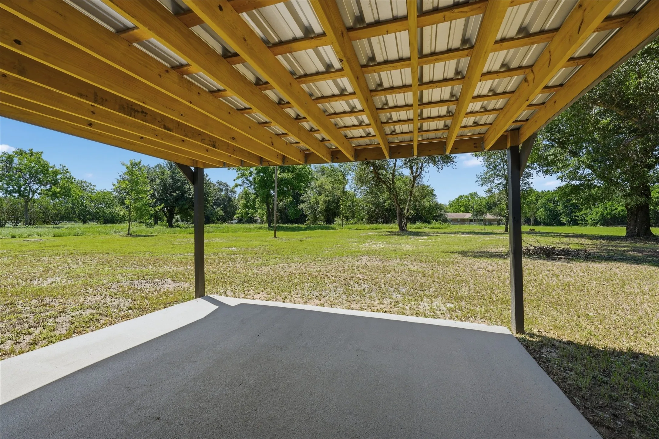 Single Family Residence For Sale in Falls County , 192 County Road 173, Marlin, Texas 76661, 3 Bedroom, 3 Bathroom, 2 Garage spaces, 1,974 Sqft, built in 1974, mls#21257360, Real Estate Agent in Marlin, Homes For Sale in Falls county, Homes For Sale in Marlin, Realtor in Marlin Texas, Real Estate Brokerage Independent Realty Texas, Luminita Cordes Realtor
