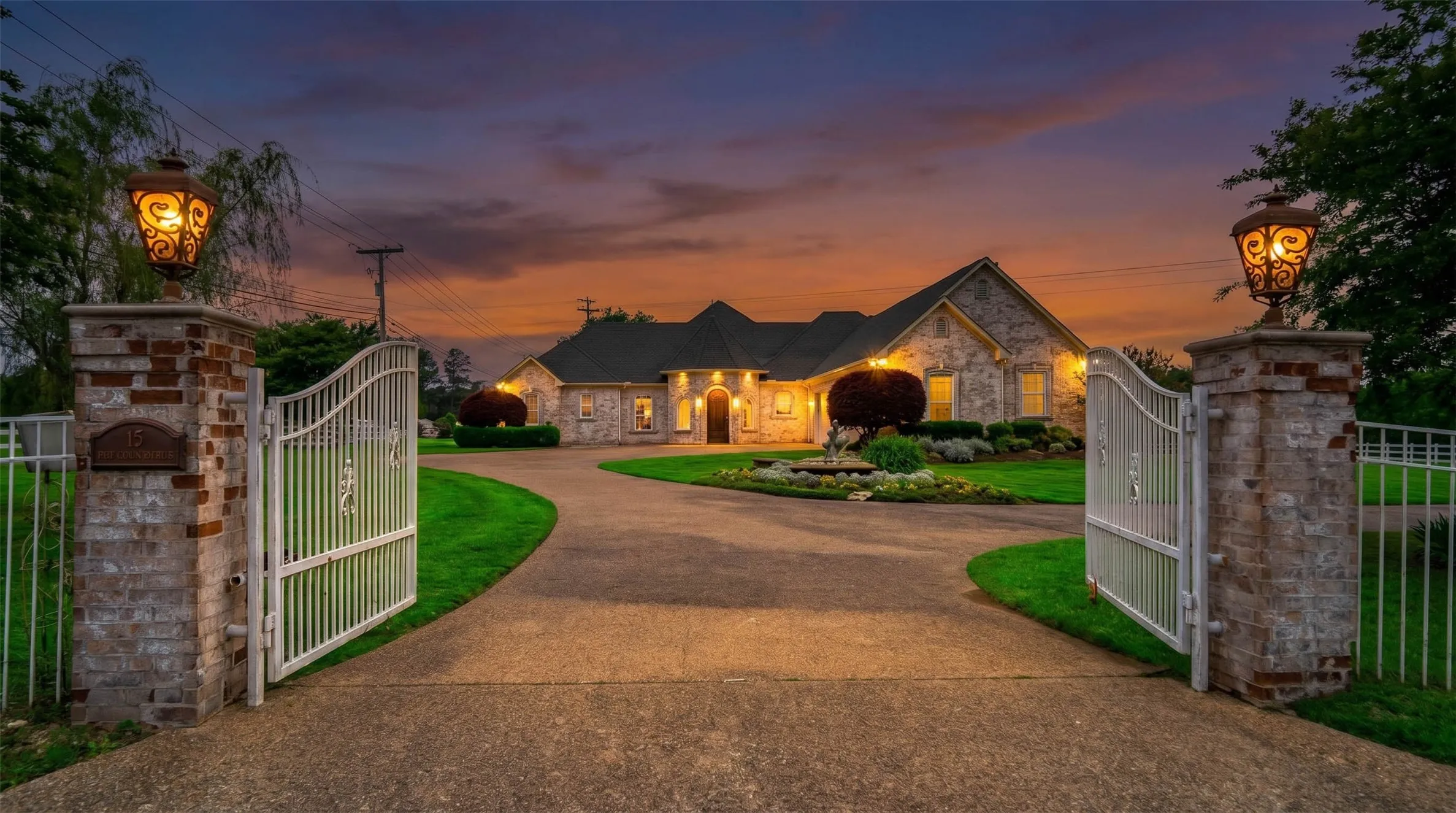 Single Family Residence For Sale in Franklin (TX) County , 15 W Elmwood Corner, Mount Vernon, Texas 75457, 2 Bedroom, 2 Bathroom, 3 Garage spaces, 2,725 Sqft, built in 2007, mls#21251236, Real Estate Agent in Mount Vernon, Homes For Sale in Franklin (TX) county, Homes For Sale in Mount Vernon, Realtor in Mount Vernon Texas, Real Estate Brokerage Independent Realty Texas, Luminita Cordes Realtor