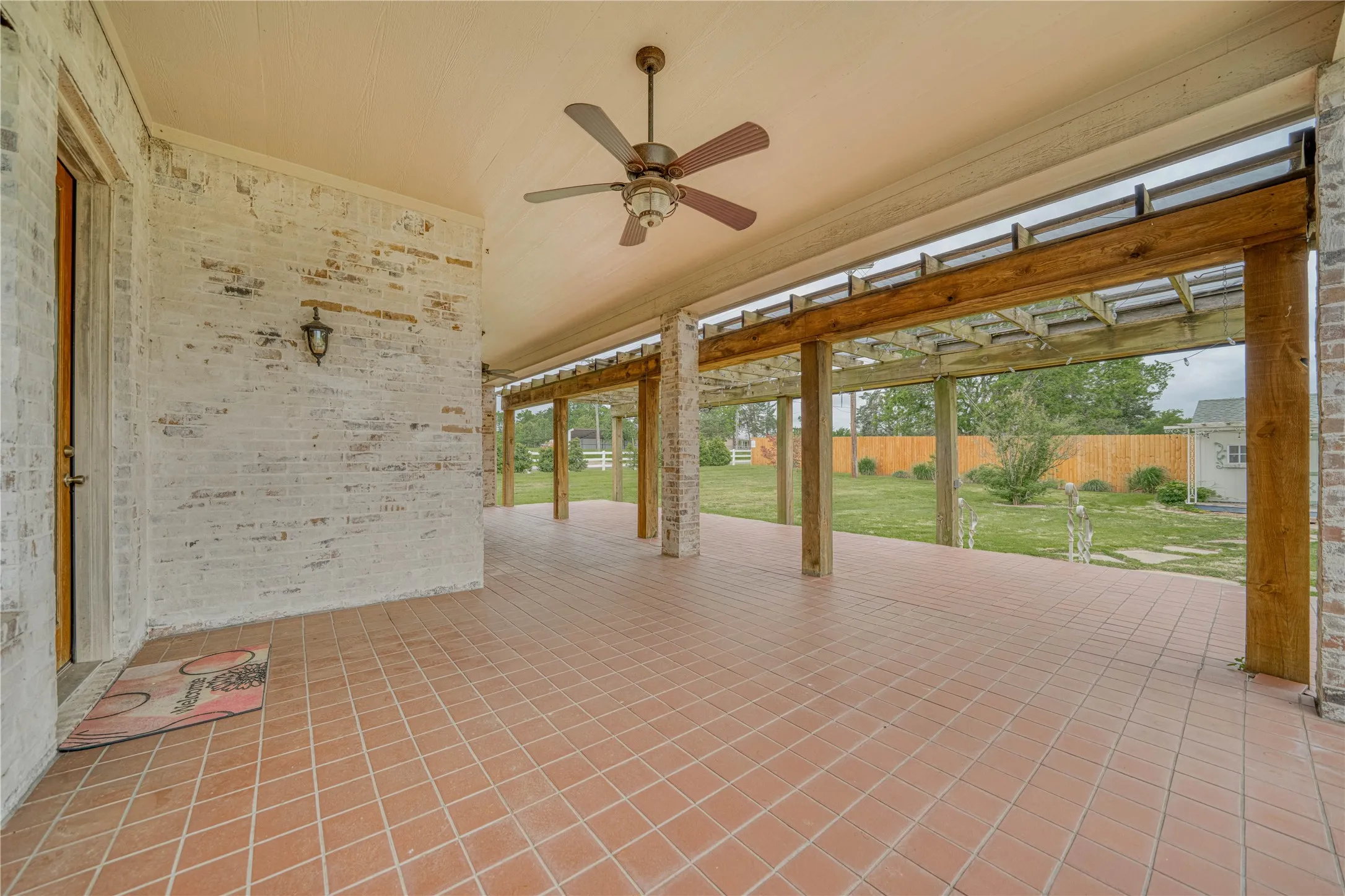 Single Family Residence For Sale in Franklin (TX) County , 15 W Elmwood Corner, Mount Vernon, Texas 75457, 2 Bedroom, 2 Bathroom, 3 Garage spaces, 2,725 Sqft, built in 2007, mls#21251236, Real Estate Agent in Mount Vernon, Homes For Sale in Franklin (TX) county, Homes For Sale in Mount Vernon, Realtor in Mount Vernon Texas, Real Estate Brokerage Independent Realty Texas, Luminita Cordes Realtor