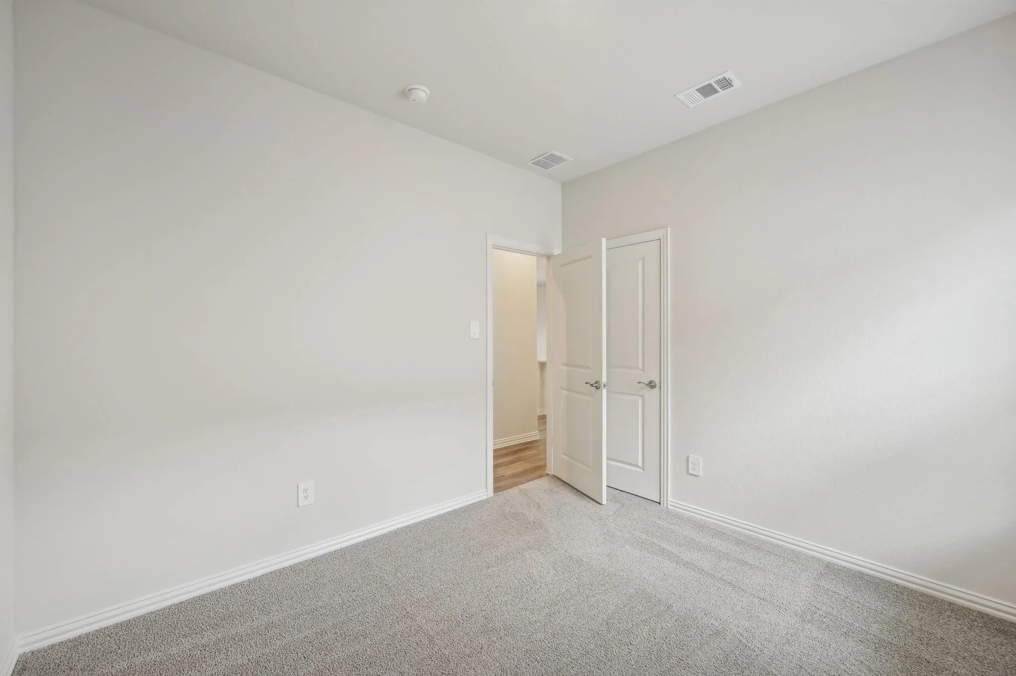 Single Family Residence For Rent in Collin County , 519 Ridgedale Drive, Princeton, Texas 75071, 3 Bedroom, 2 Bathroom, 2 Garage spaces, 1,318 Sqft, built in 2025, mls#21257138, Real Estate Agent in Princeton, Homes For Rent in Collin county, Homes For Rent in Princeton, Realtor in Princeton Texas, Real Estate Brokerage Independent Realty Texas, Luminita Cordes Realtor