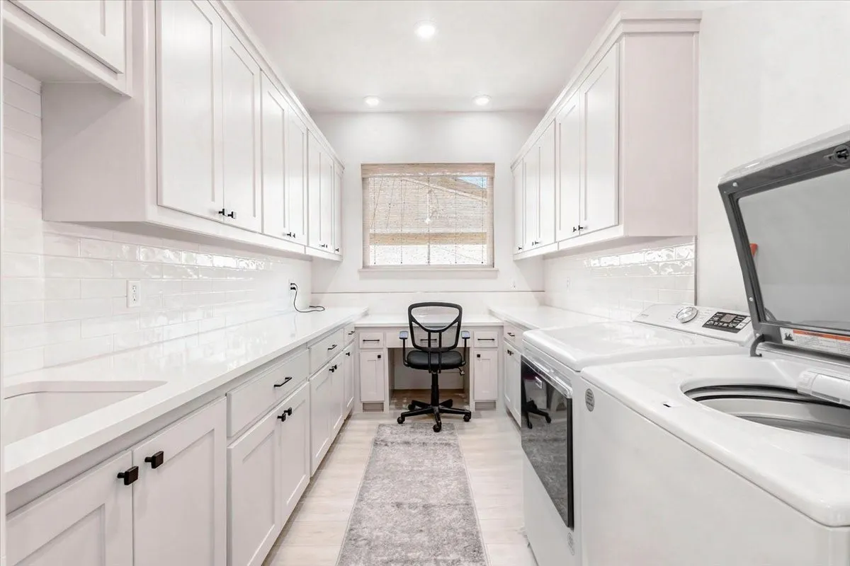 Single Family Residence For Sale in Palo Pinto County , 575 Melbourne Trail, Possum Kingdom Lake, Texas 76449, 4 Bedroom, 4 Bathroom, 2 Garage spaces, 3,000 Sqft, built in 2023, Price $1,375,000, mls#21254088, Real Estate Agent in Possum Kingdom Lake, Homes For Sale in Palo Pinto county, Homes For Sale in Possum Kingdom Lake, Realtor in Possum Kingdom Lake Texas, Real Estate Brokerage Independent Realty Texas, Luminita Cordes Realtor