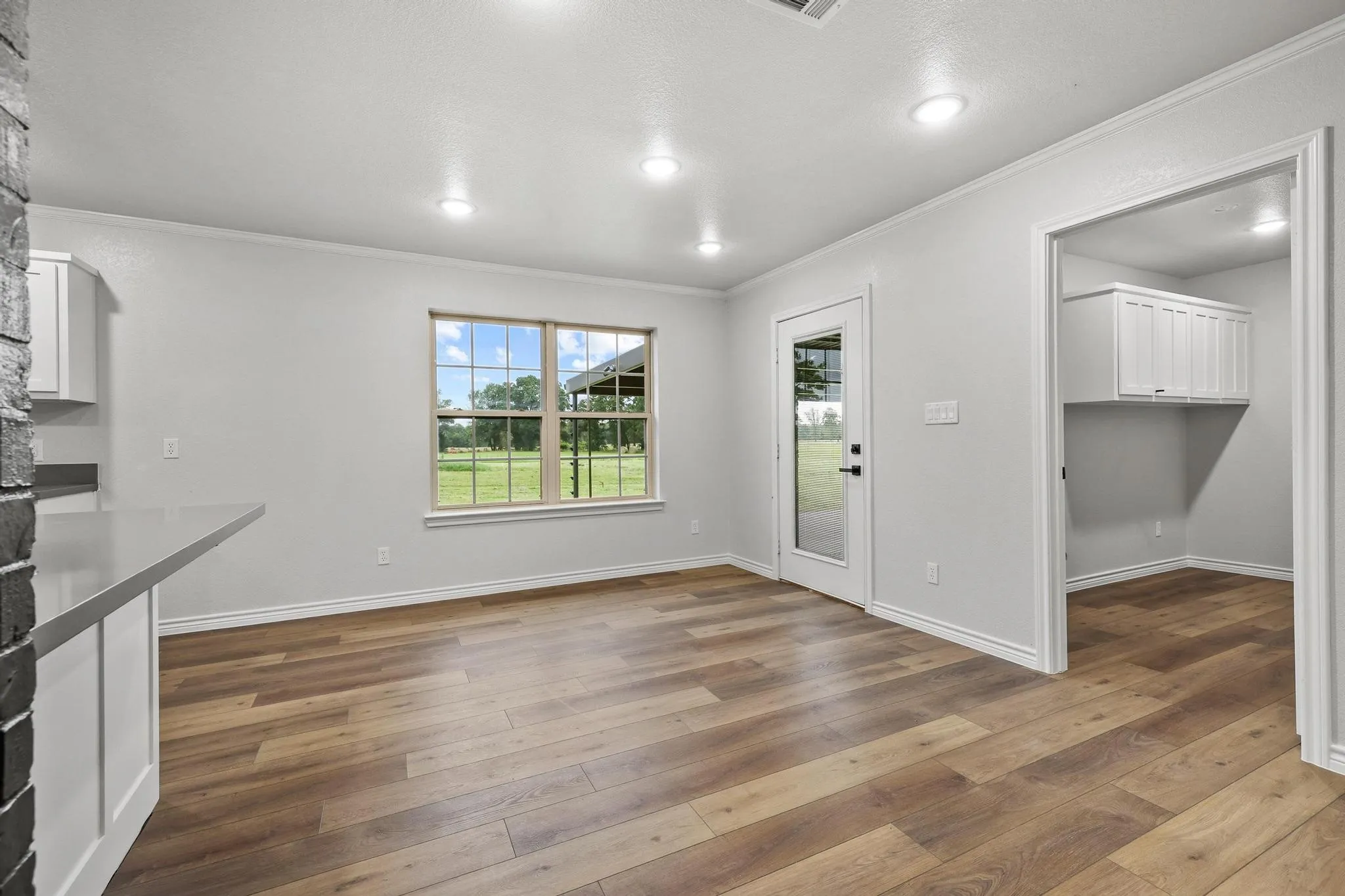 Single Family Residence For Sale in Fannin County , 1250 County Road 2280, Telephone, Texas 75488, 5 Bedroom, 2 Bathroom, Garage spaces, 2,296 Sqft, built in 2011, mls#21257127, Real Estate Agent in Telephone, Homes For Sale in Fannin county, Homes For Sale in Telephone, Realtor in Telephone Texas, Real Estate Brokerage Independent Realty Texas, Luminita Cordes Realtor