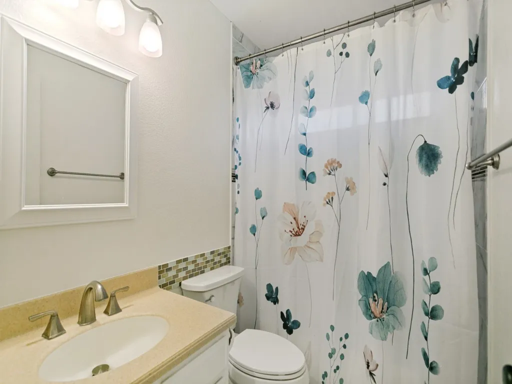 Single Family Residence For Sale in Collin County , 2504 Royal Oaks Drive, Plano, Texas 75074, 3 Bedroom, 2 Bathroom, 2 Garage spaces, 1,504 Sqft, built in 1984, mls#21257388, Real Estate Agent in Plano, Homes For Sale in Collin county, Homes For Sale in Plano, Realtor in Plano Texas, Real Estate Brokerage Independent Realty Texas, Luminita Cordes Realtor