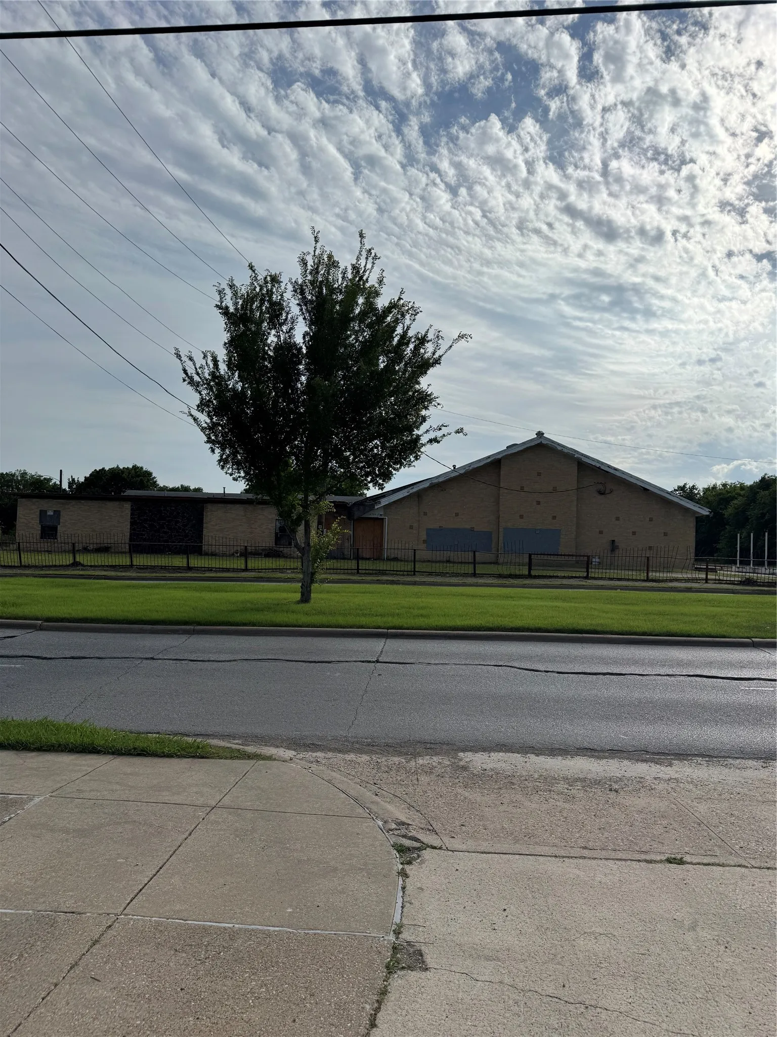 Business For Sale in Dallas County , 4759 Sunnyvale Street, Dallas, Texas 75216, 0, 0, Garage spaces, 22,500 Sqft, built in 1950, New Construction - Complete, Price $699,000, mls#21256389, Real Estate Agent in Dallas, Homes For Sale in Dallas county, Homes For Sale in Dallas, Realtor in Dallas Texas, Real Estate Brokerage Independent Realty Texas, Luminita Cordes Realtor