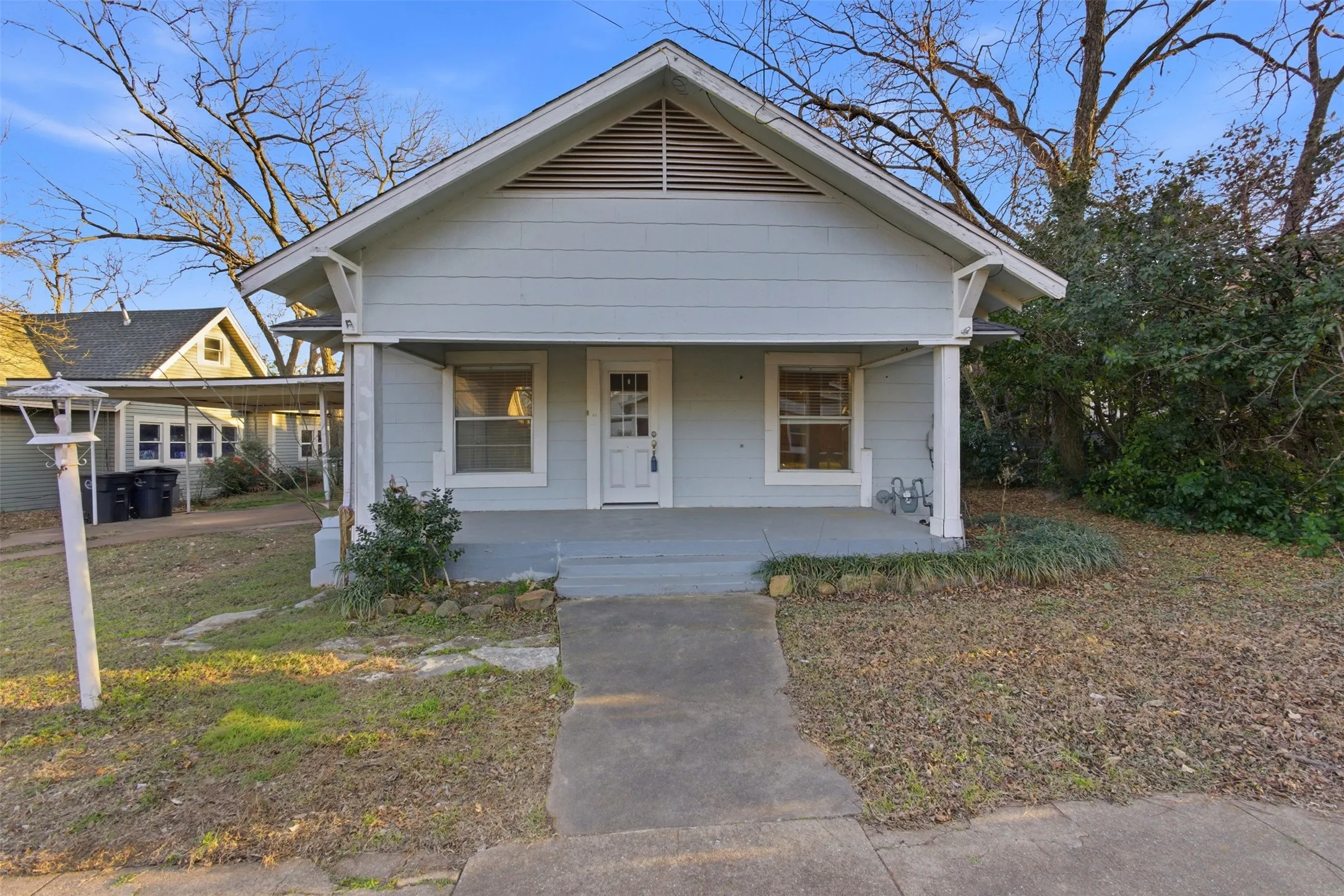 Single Family Residence For Rent in Johnson County , 405 College Street, Cleburne, Texas 76033, 3 Bedroom, 2 Bathroom, Garage spaces, 1,396 Sqft, built in 0, mls#21257376, Real Estate Agent in Cleburne, Homes For Rent in Johnson county, Homes For Rent in Cleburne, Realtor in Cleburne Texas, Real Estate Brokerage Independent Realty Texas, Luminita Cordes Realtor