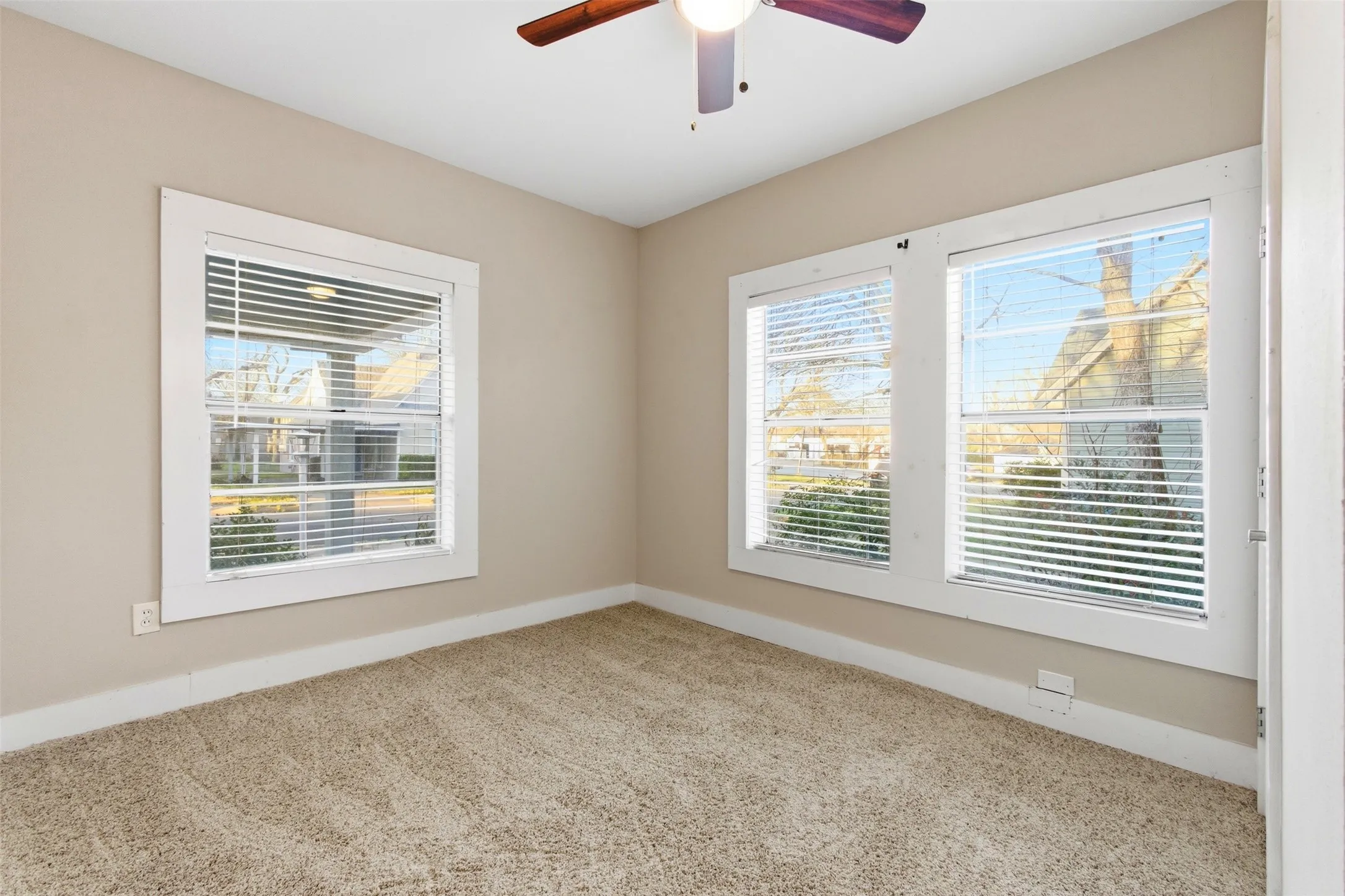 Single Family Residence For Rent in Johnson County , 405 College Street, Cleburne, Texas 76033, 3 Bedroom, 2 Bathroom, Garage spaces, 1,396 Sqft, built in 0, mls#21257376, Real Estate Agent in Cleburne, Homes For Rent in Johnson county, Homes For Rent in Cleburne, Realtor in Cleburne Texas, Real Estate Brokerage Independent Realty Texas, Luminita Cordes Realtor