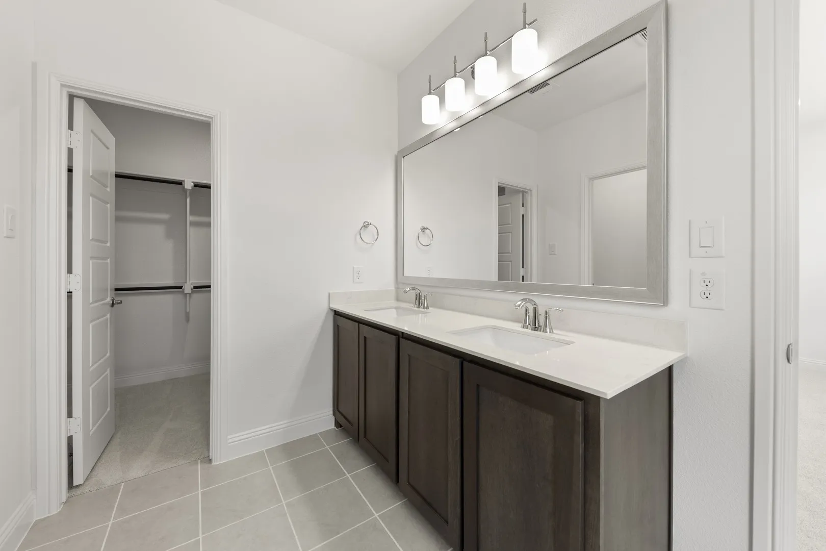 22. 1608 Meadow Crest - Bath (2)