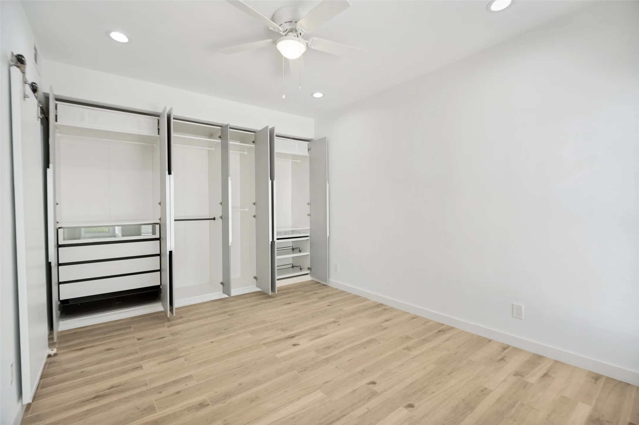 Condominium For Sale in Collin County , 6220 Bentwood Trail 601, Dallas, Texas 75252, 1 Bedroom, 1 Bathroom, 1 Garage spaces, 601 Sqft, built in 1984, mls#21254693, Real Estate Agent in Dallas, Homes For Sale in Collin county, Homes For Sale in Dallas, Realtor in Dallas Texas, Real Estate Brokerage Independent Realty Texas, Luminita Cordes Realtor