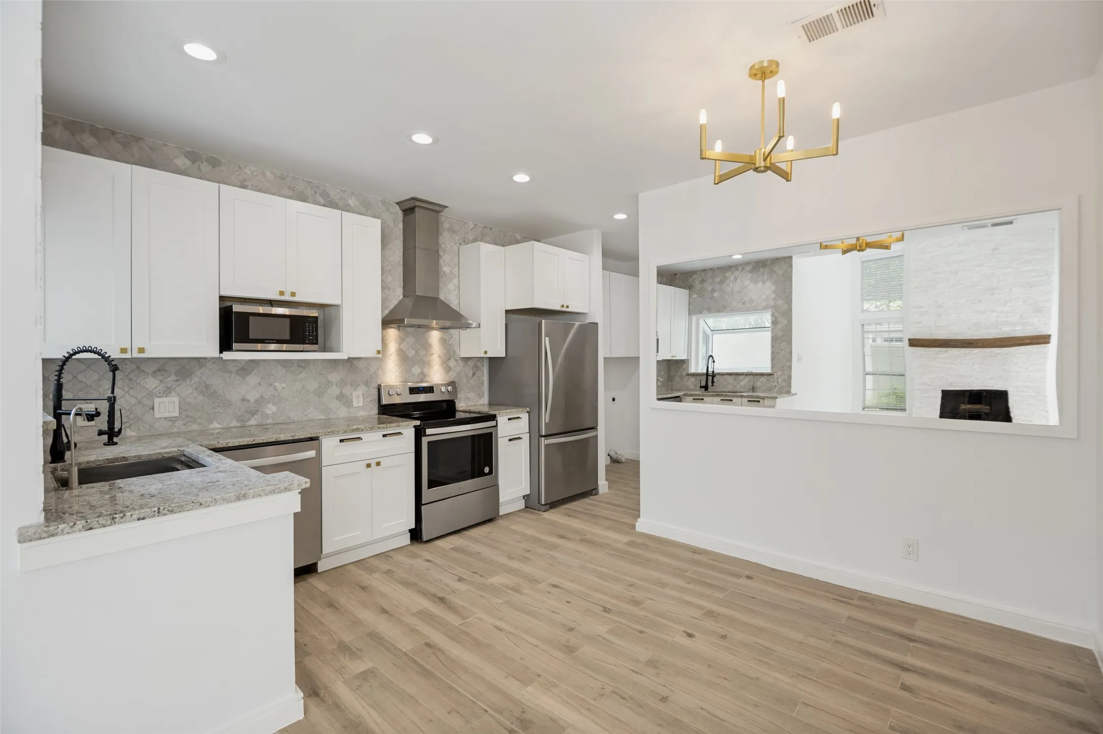 Condominium For Sale in Collin County , 6220 Bentwood Trail 601, Dallas, Texas 75252, 1 Bedroom, 1 Bathroom, 1 Garage spaces, 601 Sqft, built in 1984, mls#21254693, Real Estate Agent in Dallas, Homes For Sale in Collin county, Homes For Sale in Dallas, Realtor in Dallas Texas, Real Estate Brokerage Independent Realty Texas, Luminita Cordes Realtor