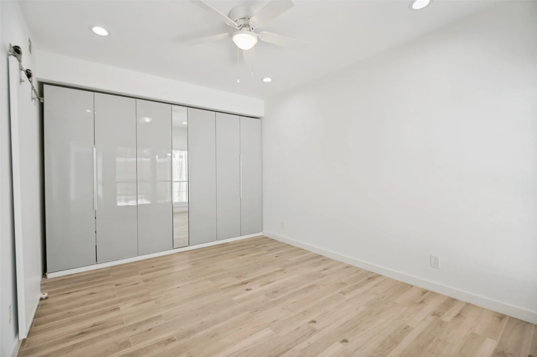 Condominium For Sale in Collin County , 6220 Bentwood Trail 601, Dallas, Texas 75252, 1 Bedroom, 1 Bathroom, 1 Garage spaces, 601 Sqft, built in 1984, mls#21254693, Real Estate Agent in Dallas, Homes For Sale in Collin county, Homes For Sale in Dallas, Realtor in Dallas Texas, Real Estate Brokerage Independent Realty Texas, Luminita Cordes Realtor