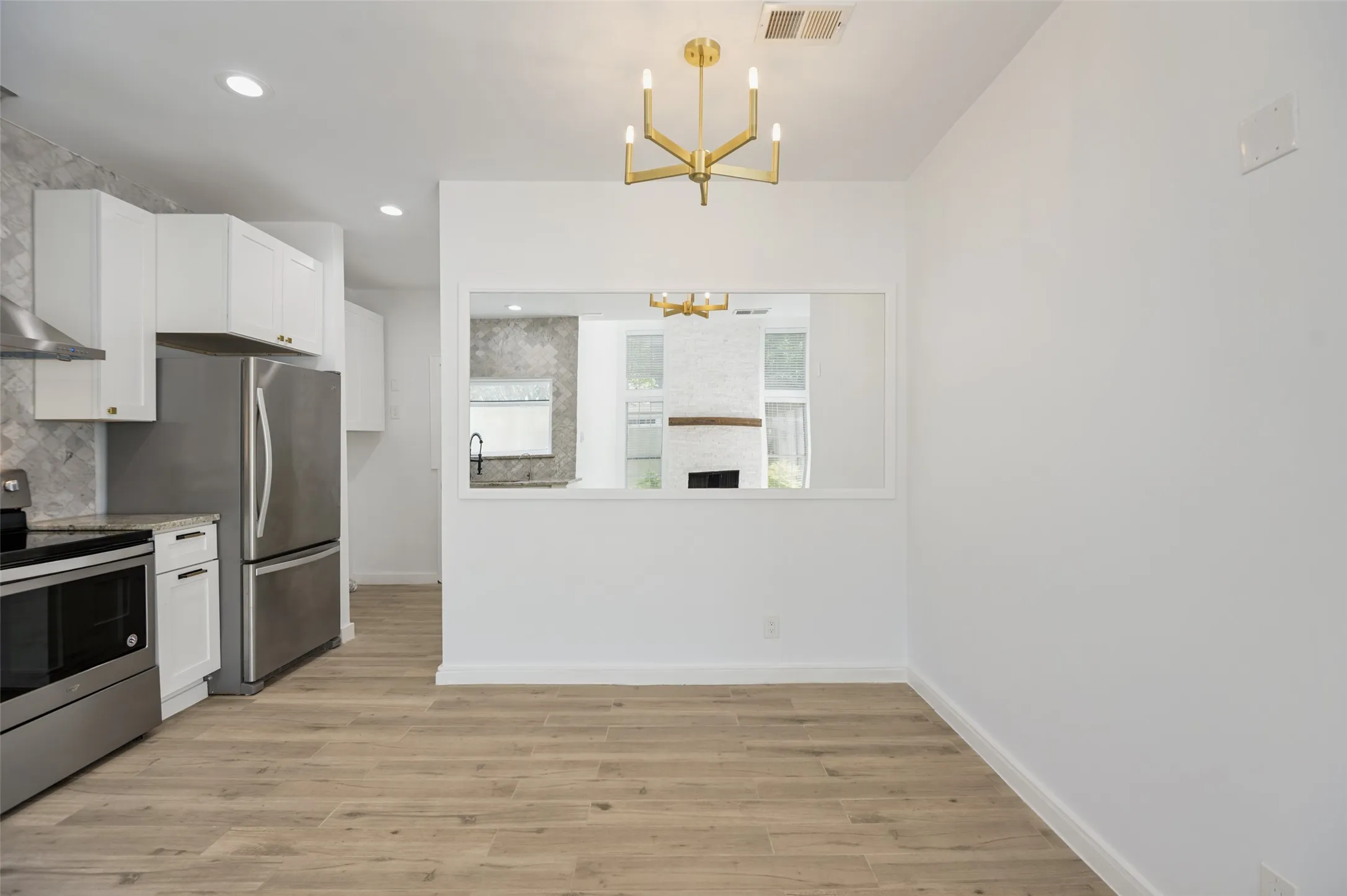 Condominium For Sale in Collin County , 6220 Bentwood Trail 601, Dallas, Texas 75252, 1 Bedroom, 1 Bathroom, 1 Garage spaces, 601 Sqft, built in 1984, mls#21254693, Real Estate Agent in Dallas, Homes For Sale in Collin county, Homes For Sale in Dallas, Realtor in Dallas Texas, Real Estate Brokerage Independent Realty Texas, Luminita Cordes Realtor