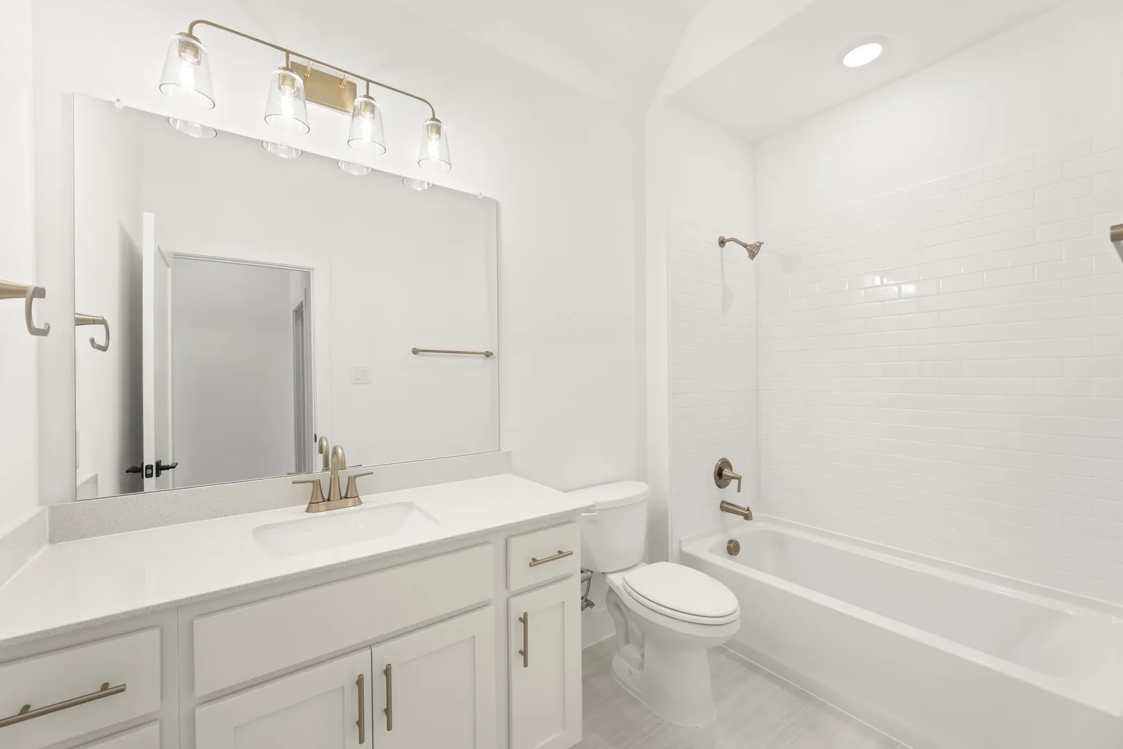 23. 919 Stellar - 4TH Bath