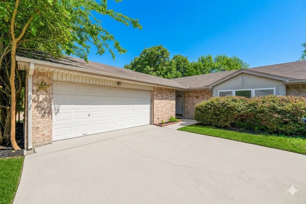 Single Family Residence For Sale in Tarrant County , 3204 Seaboard Drive, Arlington, Texas 76014, 3 Bedroom, 2 Bathroom, 2 Garage spaces, 1,362 Sqft, built in 1983, Preowned, mls#21255229, Real Estate Agent in Arlington, Homes For Sale in Tarrant county, Homes For Sale in Arlington, Realtor in Arlington Texas, Real Estate Brokerage Independent Realty Texas, Luminita Cordes Realtor