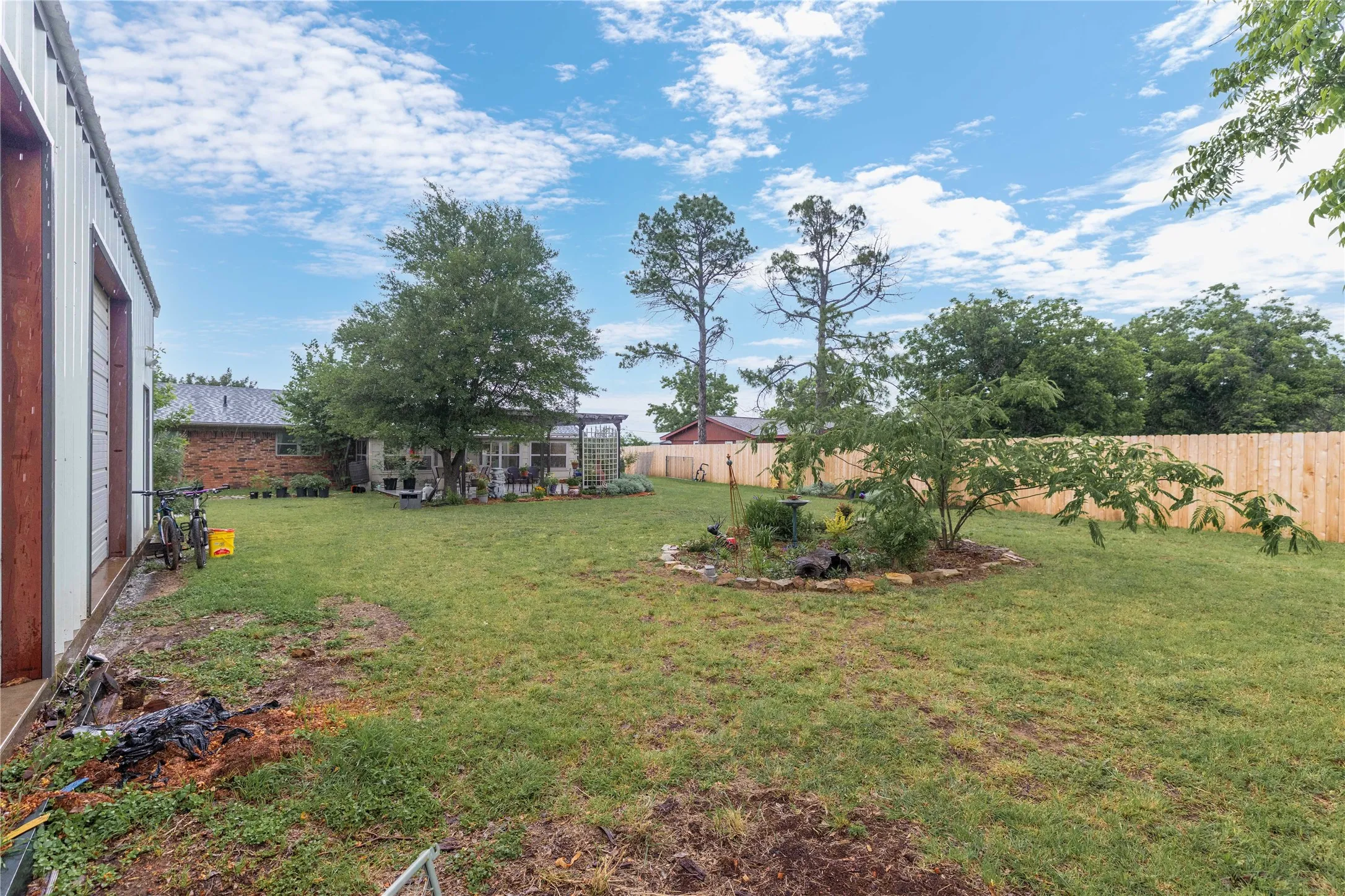 Single Family Residence For Sale in Brown County , 205 longhorn dr, Early, Texas 76802, 4 Bedroom, 3 Bathroom, Garage spaces, 2,347 Sqft, built in 1978, Price $335,000, mls#21257309, Real Estate Agent in Early, Homes For Sale in Brown county, Homes For Sale in Early, Realtor in Early Texas, Real Estate Brokerage Independent Realty Texas, Luminita Cordes Realtor