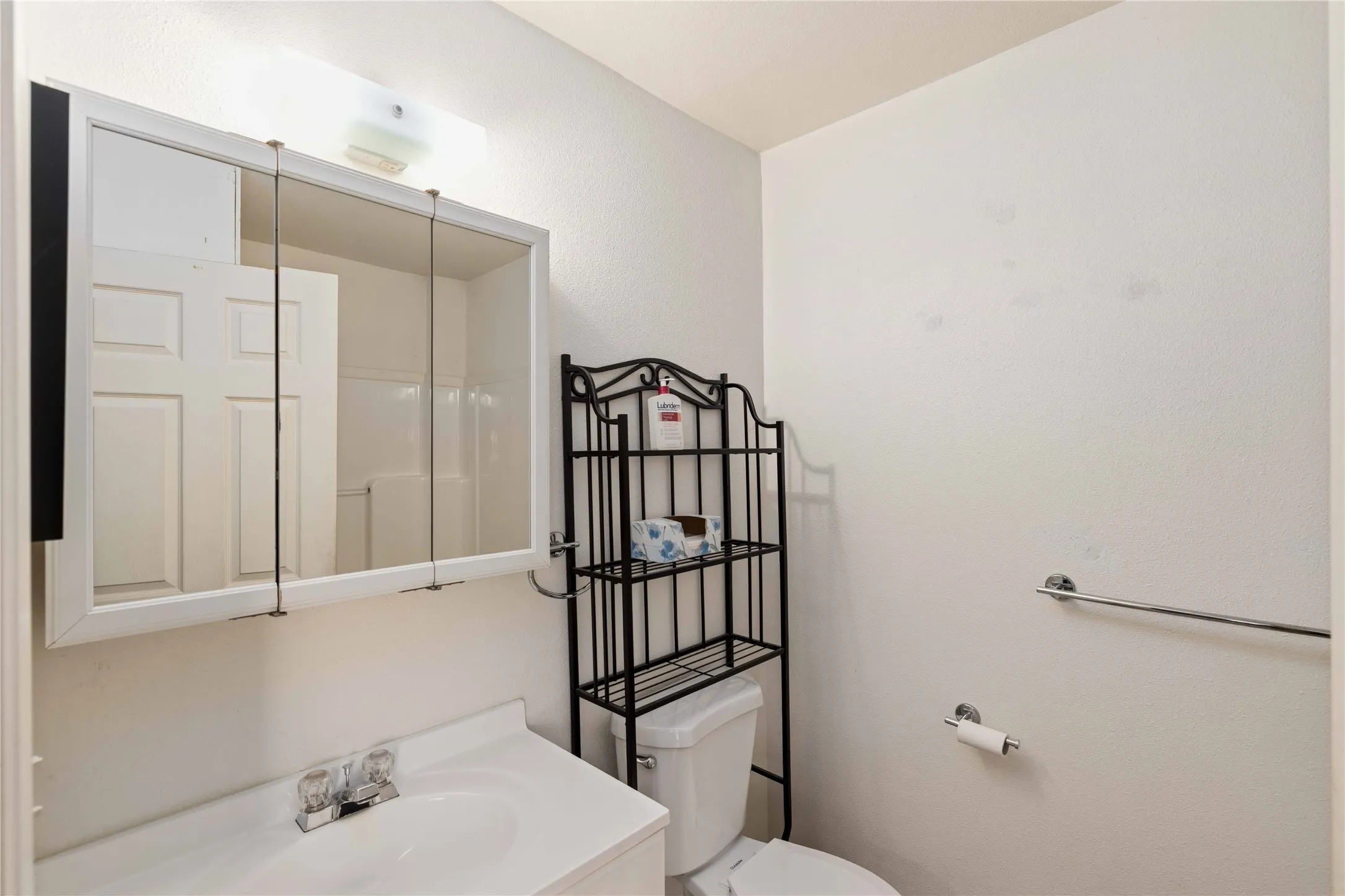 Single Family Residence For Sale in Brown County , 205 longhorn dr, Early, Texas 76802, 4 Bedroom, 3 Bathroom, Garage spaces, 2,347 Sqft, built in 1978, Price $335,000, mls#21257309, Real Estate Agent in Early, Homes For Sale in Brown county, Homes For Sale in Early, Realtor in Early Texas, Real Estate Brokerage Independent Realty Texas, Luminita Cordes Realtor