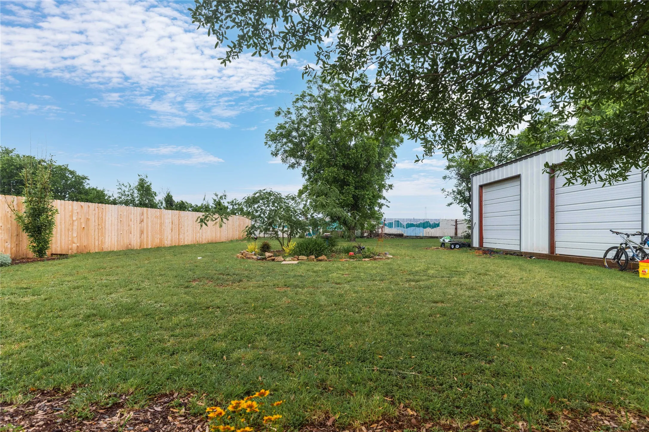 Single Family Residence For Sale in Brown County , 205 longhorn dr, Early, Texas 76802, 4 Bedroom, 3 Bathroom, Garage spaces, 2,347 Sqft, built in 1978, Price $335,000, mls#21257309, Real Estate Agent in Early, Homes For Sale in Brown county, Homes For Sale in Early, Realtor in Early Texas, Real Estate Brokerage Independent Realty Texas, Luminita Cordes Realtor