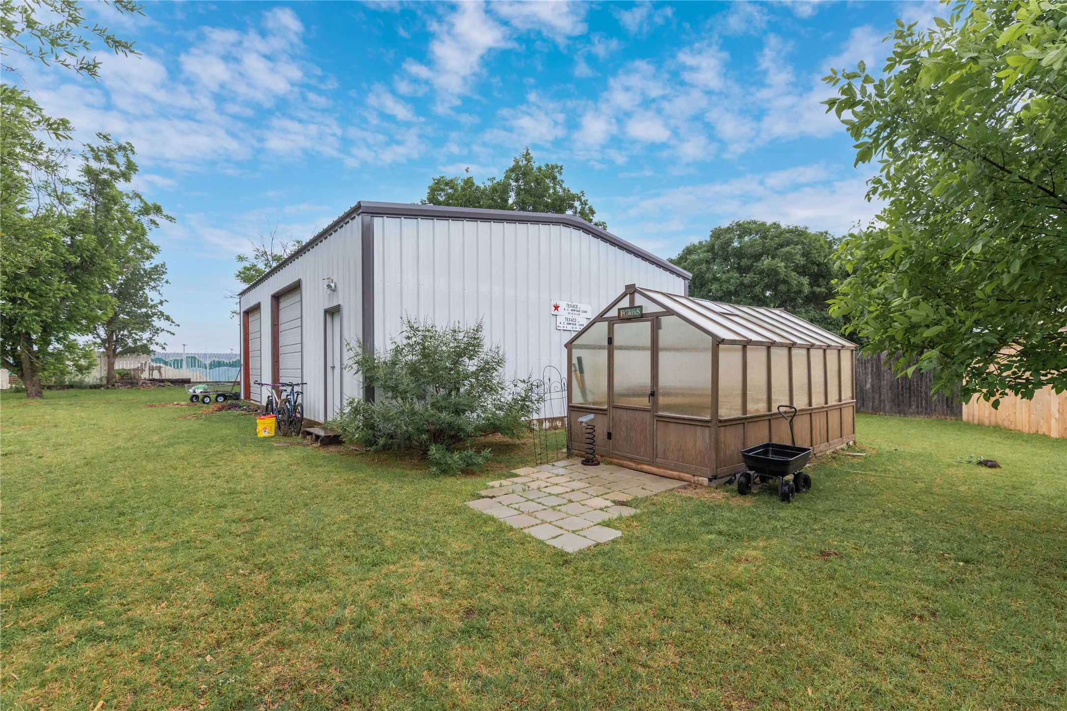 Single Family Residence For Sale in Brown County , 205 longhorn dr, Early, Texas 76802, 4 Bedroom, 3 Bathroom, Garage spaces, 2,347 Sqft, built in 1978, Price $335,000, mls#21257309, Real Estate Agent in Early, Homes For Sale in Brown county, Homes For Sale in Early, Realtor in Early Texas, Real Estate Brokerage Independent Realty Texas, Luminita Cordes Realtor