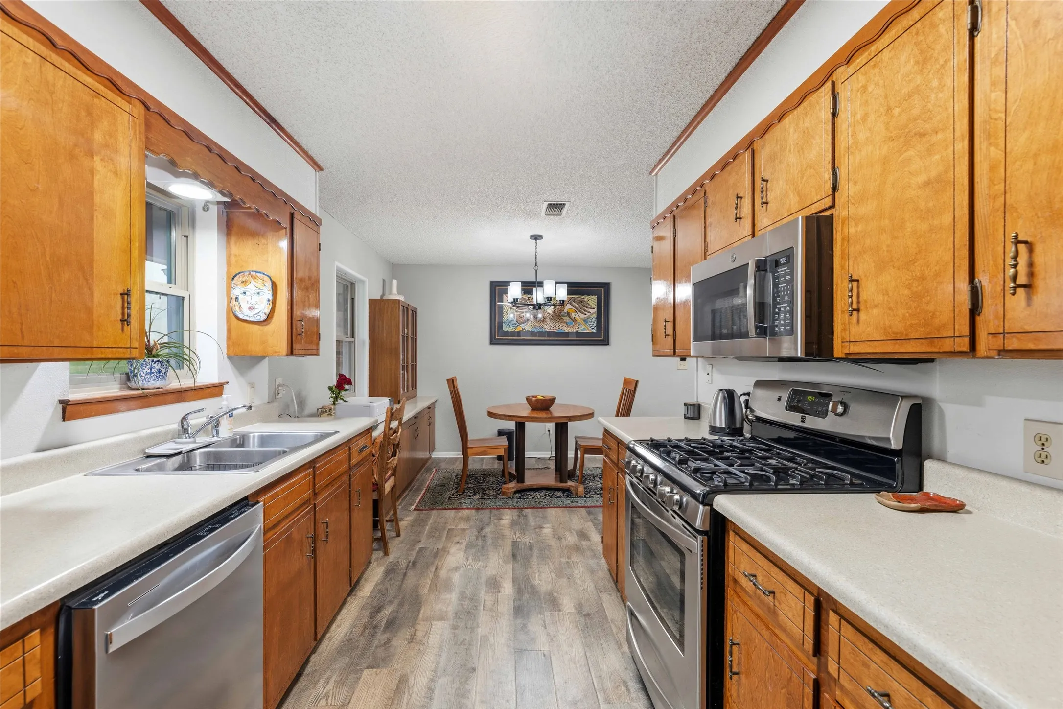 Single Family Residence For Sale in Brown County , 205 longhorn dr, Early, Texas 76802, 4 Bedroom, 3 Bathroom, Garage spaces, 2,347 Sqft, built in 1978, Price $335,000, mls#21257309, Real Estate Agent in Early, Homes For Sale in Brown county, Homes For Sale in Early, Realtor in Early Texas, Real Estate Brokerage Independent Realty Texas, Luminita Cordes Realtor