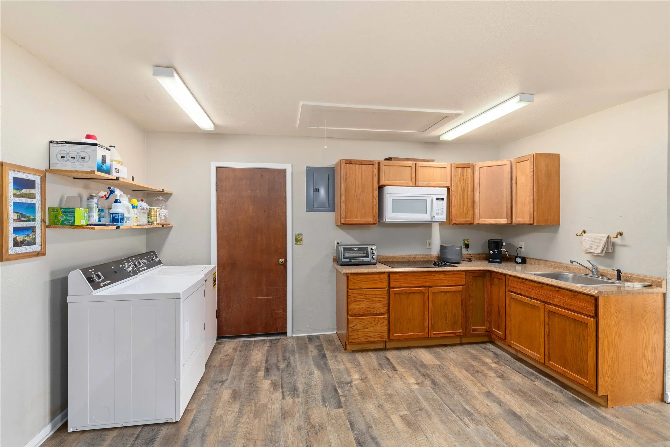 Single Family Residence For Sale in Brown County , 205 longhorn dr, Early, Texas 76802, 4 Bedroom, 3 Bathroom, Garage spaces, 2,347 Sqft, built in 1978, Price $335,000, mls#21257309, Real Estate Agent in Early, Homes For Sale in Brown county, Homes For Sale in Early, Realtor in Early Texas, Real Estate Brokerage Independent Realty Texas, Luminita Cordes Realtor