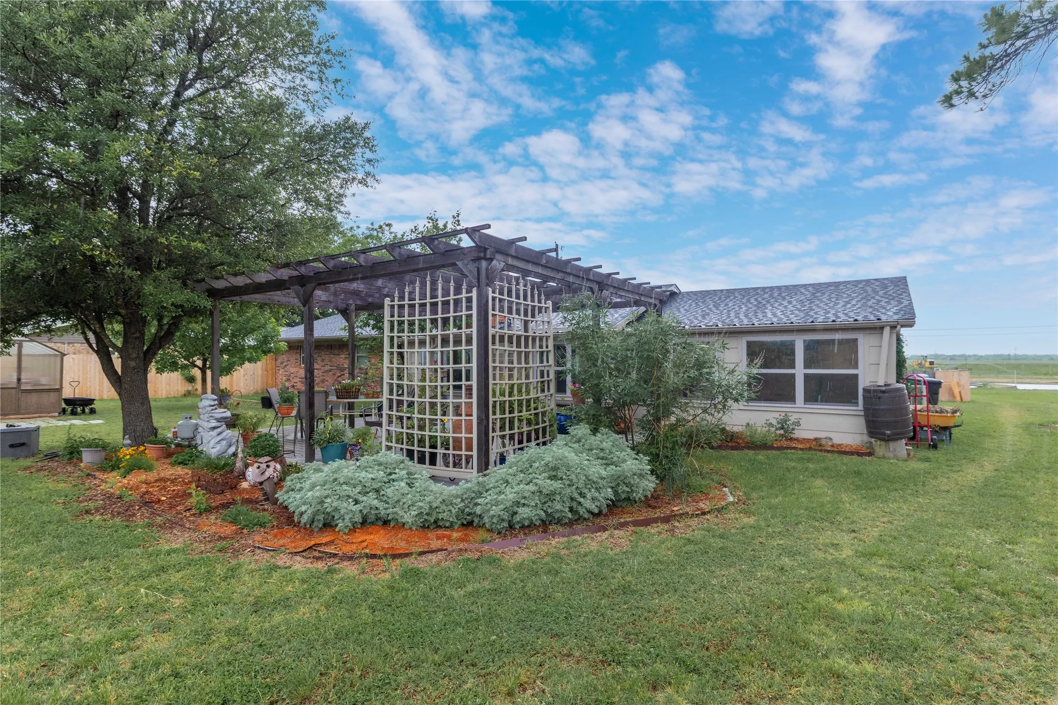 Single Family Residence For Sale in Brown County , 205 longhorn dr, Early, Texas 76802, 4 Bedroom, 3 Bathroom, Garage spaces, 2,347 Sqft, built in 1978, Price $335,000, mls#21257309, Real Estate Agent in Early, Homes For Sale in Brown county, Homes For Sale in Early, Realtor in Early Texas, Real Estate Brokerage Independent Realty Texas, Luminita Cordes Realtor
