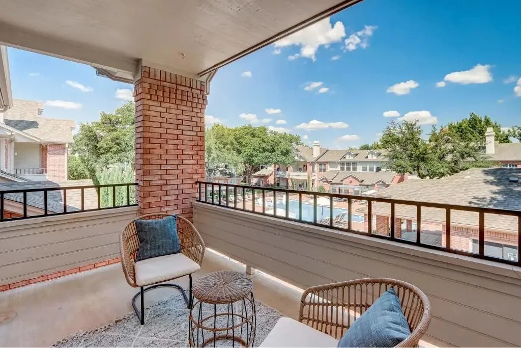 Model Home - Photos show the standard features but are NOT of the listed unit.