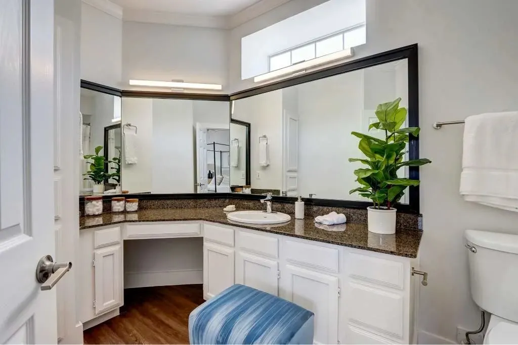 Model Home - Photos show the standard features but are NOT of the listed unit.