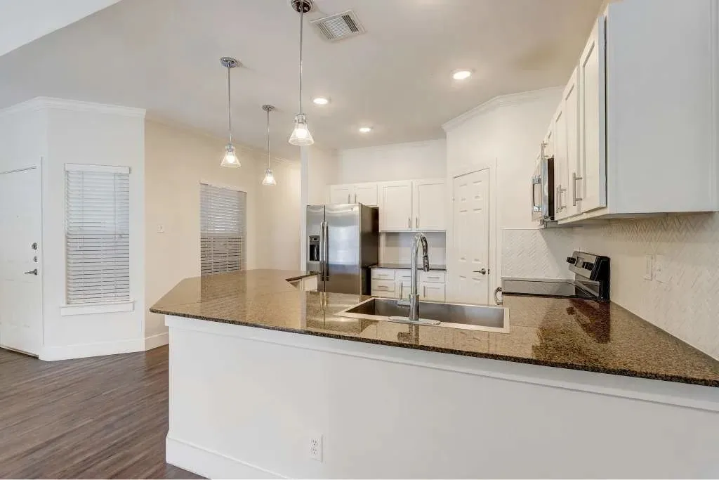 Model Home - Photos show the standard features but are NOT of the listed unit.