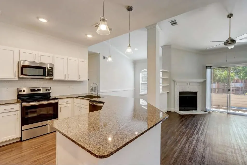 Model Home - Photos show the standard features but are NOT of the listed unit.