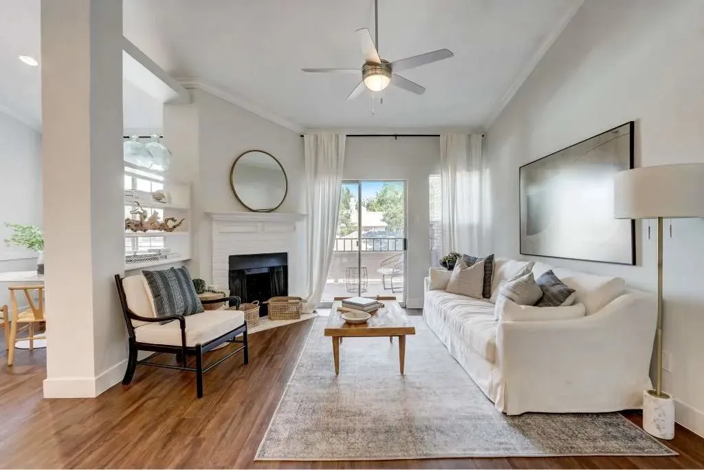 Model Home - Photos show the standard features but are NOT of the listed unit.