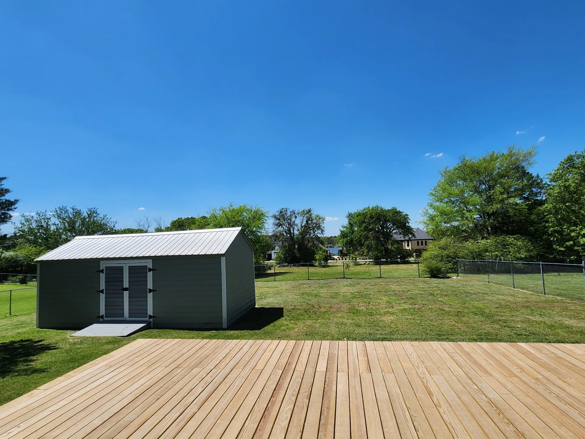 Single Family Residence For Sale in Cooke County , 124 SEQUOYA Drive E, Lake Kiowa, Texas 76240, 3 Bedroom, 2 Bathroom, 1 Garage spaces, 1,998 Sqft, built in 1980, Preowned, mls#21254872, Real Estate Agent in Lake Kiowa, Homes For Sale in Cooke county, Homes For Sale in Lake Kiowa, Realtor in Lake Kiowa Texas, Real Estate Brokerage Independent Realty Texas, Luminita Cordes Realtor