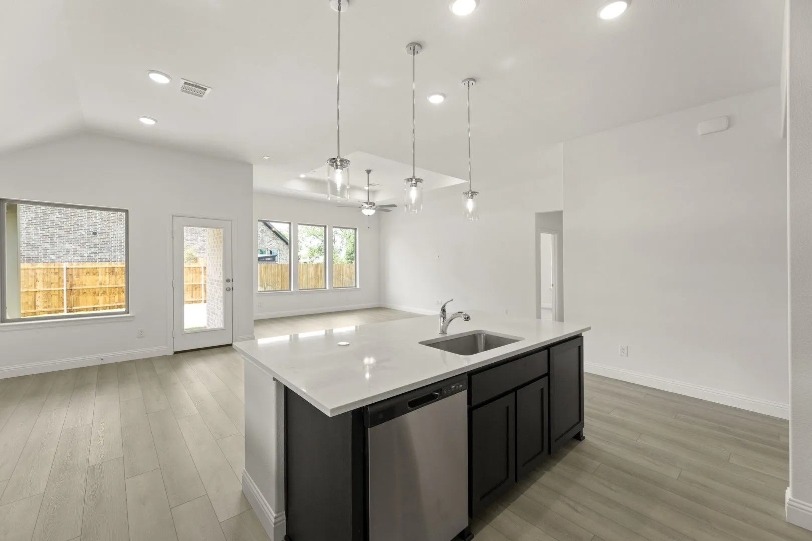 13. 1100 Rushing - Kitchen (4)