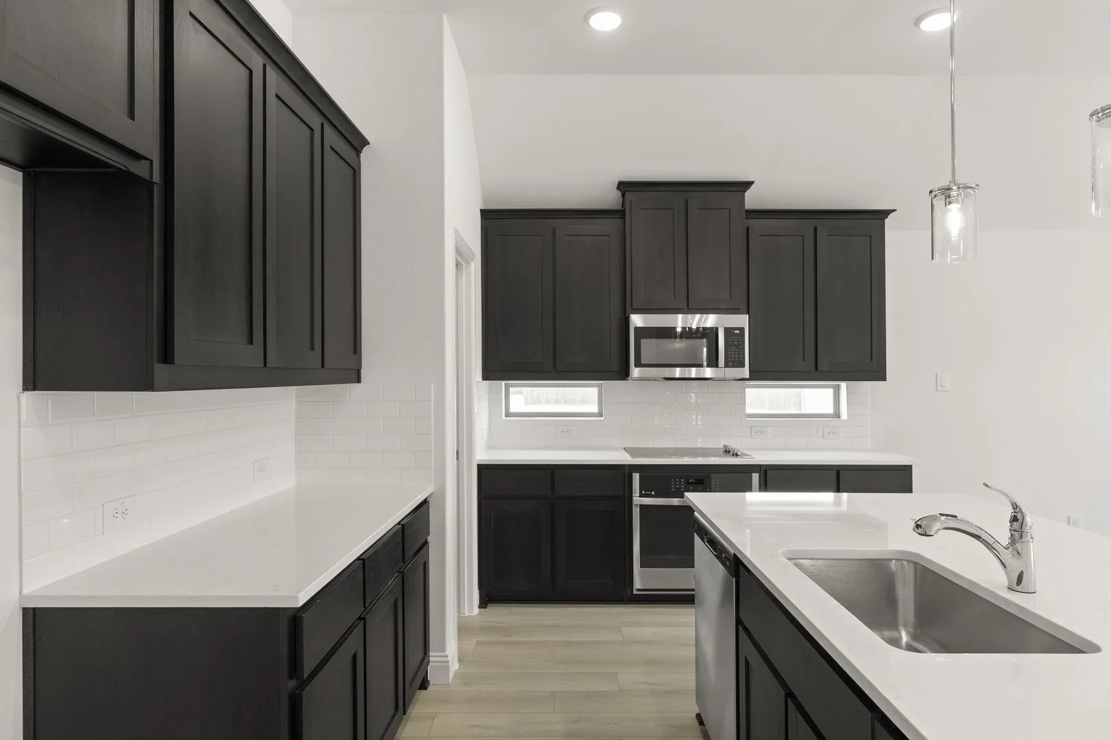 12. 1100 Rushing - Kitchen (3)