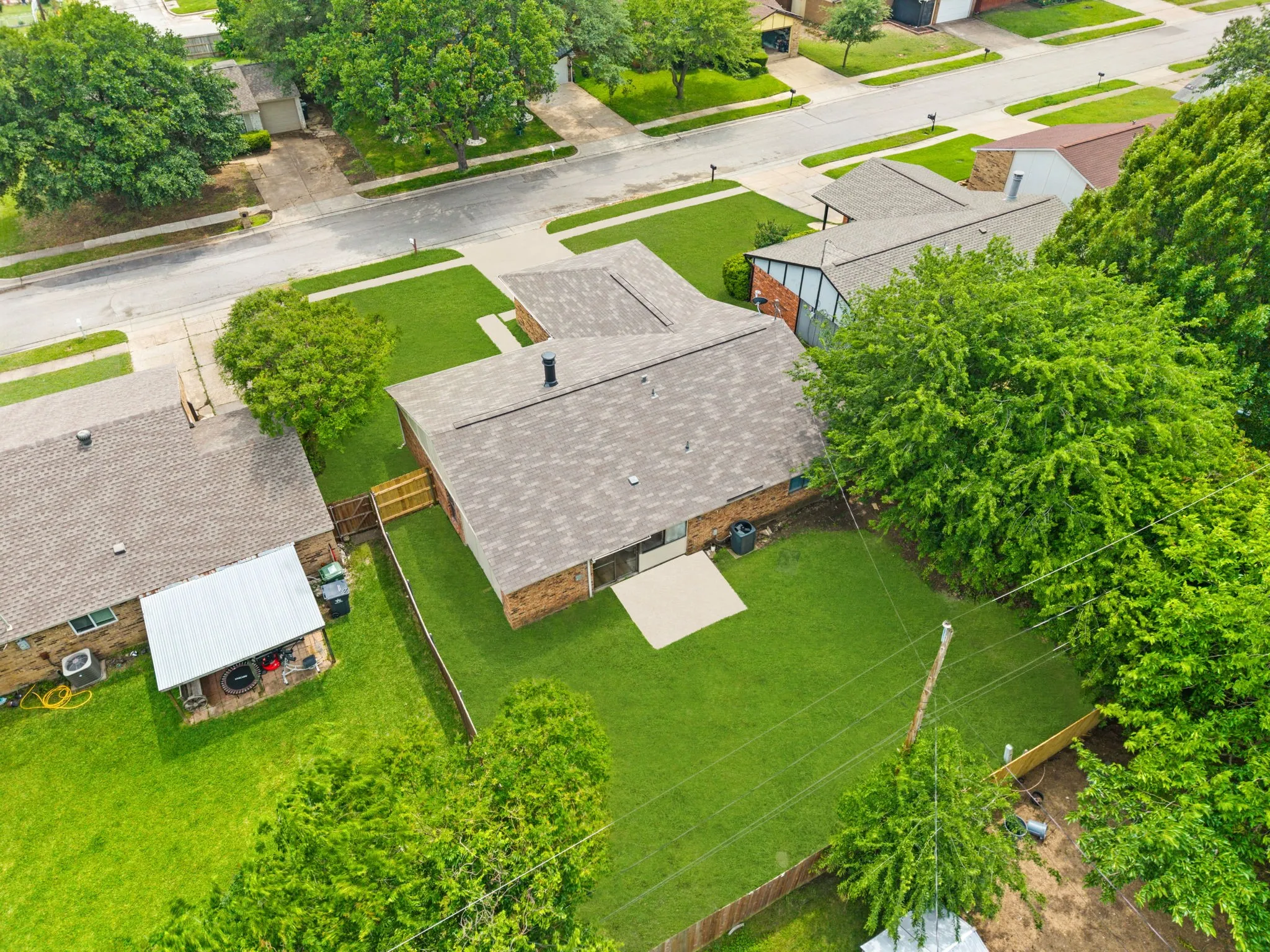 Single Family Residence For Sale in Tarrant County , 809 Levelland Drive, Arlington, Texas 76017, 3 Bedroom, 2 Bathroom, 2 Garage spaces, 1,668 Sqft, built in 1980, mls#21257319, Real Estate Agent in Arlington, Homes For Sale in Tarrant county, Homes For Sale in Arlington, Realtor in Arlington Texas, Real Estate Brokerage Independent Realty Texas, Luminita Cordes Realtor