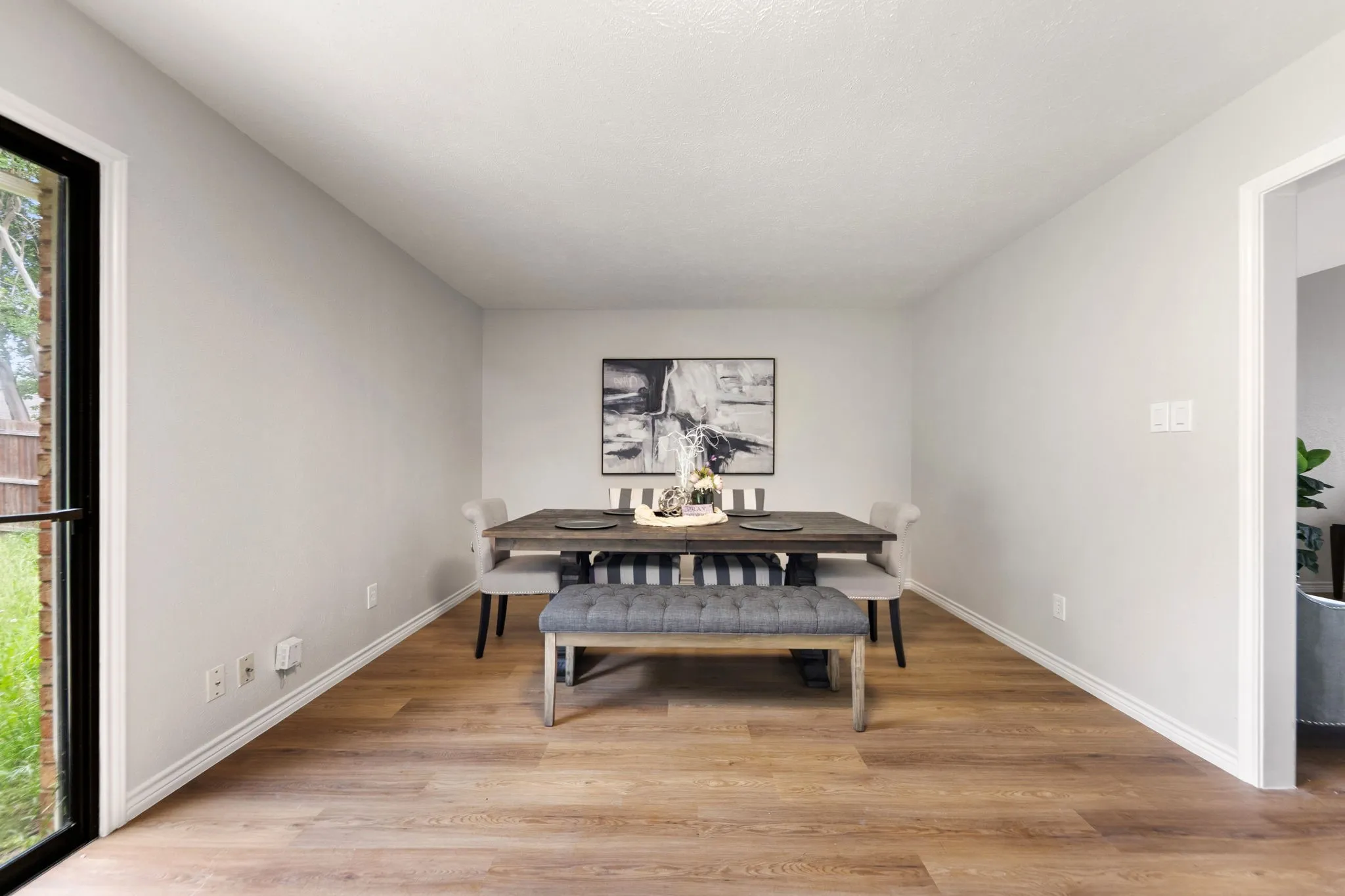 Single Family Residence For Sale in Tarrant County , 809 Levelland Drive, Arlington, Texas 76017, 3 Bedroom, 2 Bathroom, 2 Garage spaces, 1,668 Sqft, built in 1980, mls#21257319, Real Estate Agent in Arlington, Homes For Sale in Tarrant county, Homes For Sale in Arlington, Realtor in Arlington Texas, Real Estate Brokerage Independent Realty Texas, Luminita Cordes Realtor