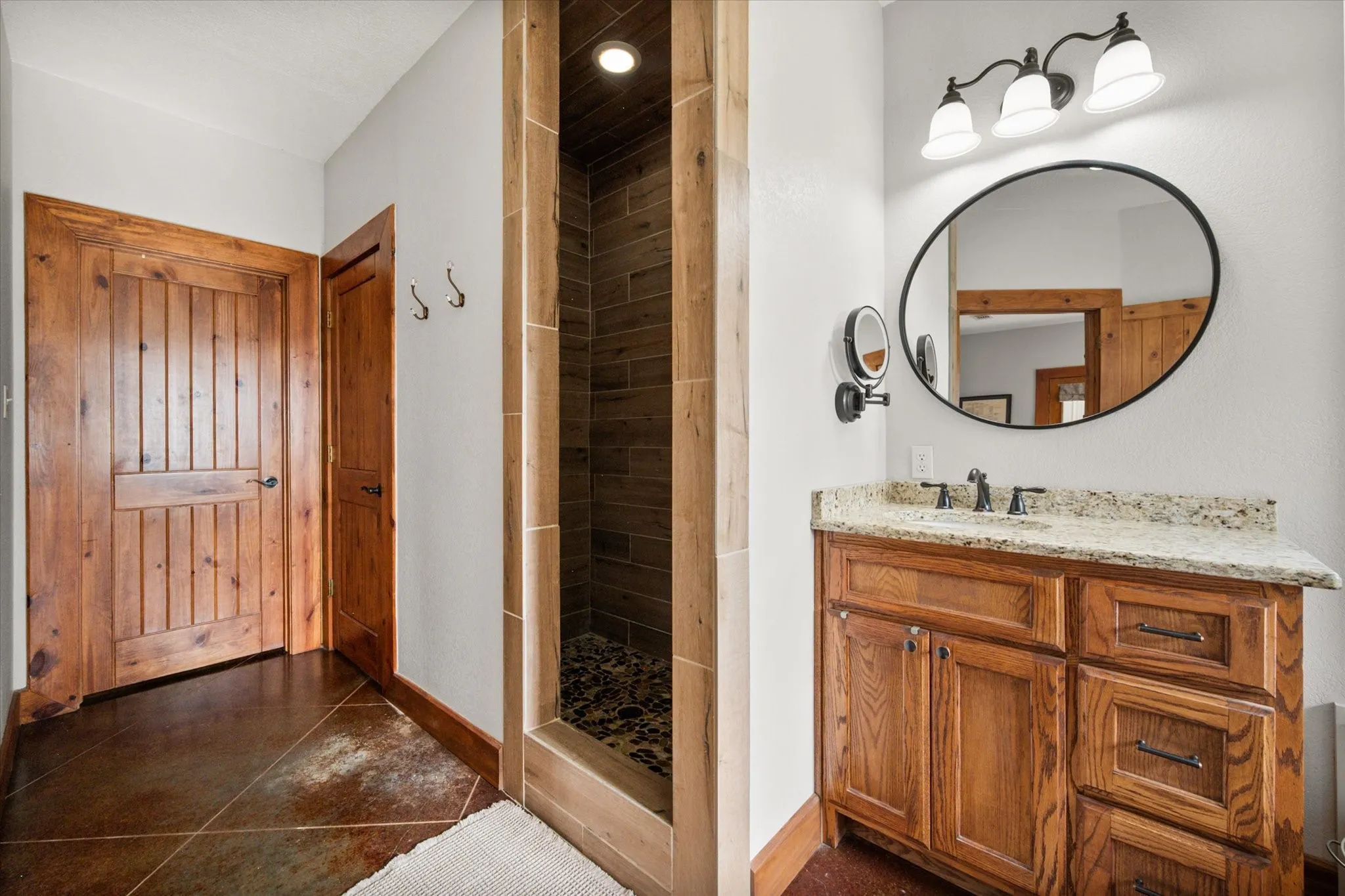 Single Family Residence For Sale in Freestone County , 199 Fcr 111 111, Fairfield, Texas 75840, 5 Bedrooms, 3 Bathrooms, 6 Garage spaces, 3,948 Sqft, built in 2005, Preowned, Price $885,000, mls#21257268, Real Estate Agent in Fairfield, Homes For Sale in Freestone county, Homes For Sale in Fairfield, Realtor in Fairfield Texas, Real Estate Brokerage Independent Realty Texas, Luminita Cordes Realtor
