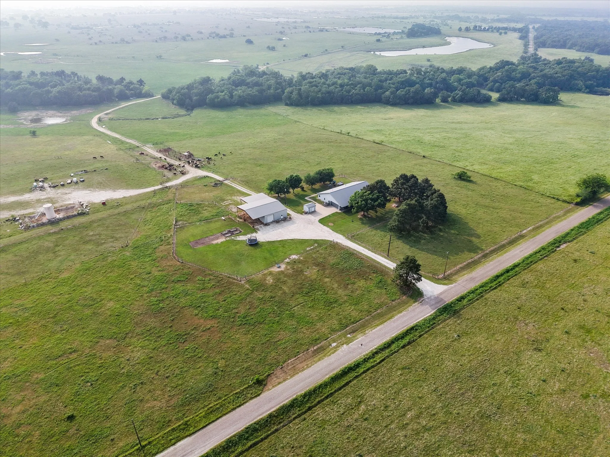 Single Family Residence For Sale in Freestone County , 199 Fcr 111 111, Fairfield, Texas 75840, 5 Bedrooms, 3 Bathrooms, 6 Garage spaces, 3,948 Sqft, built in 2005, Preowned, Price $885,000, mls#21257268, Real Estate Agent in Fairfield, Homes For Sale in Freestone county, Homes For Sale in Fairfield, Realtor in Fairfield Texas, Real Estate Brokerage Independent Realty Texas, Luminita Cordes Realtor