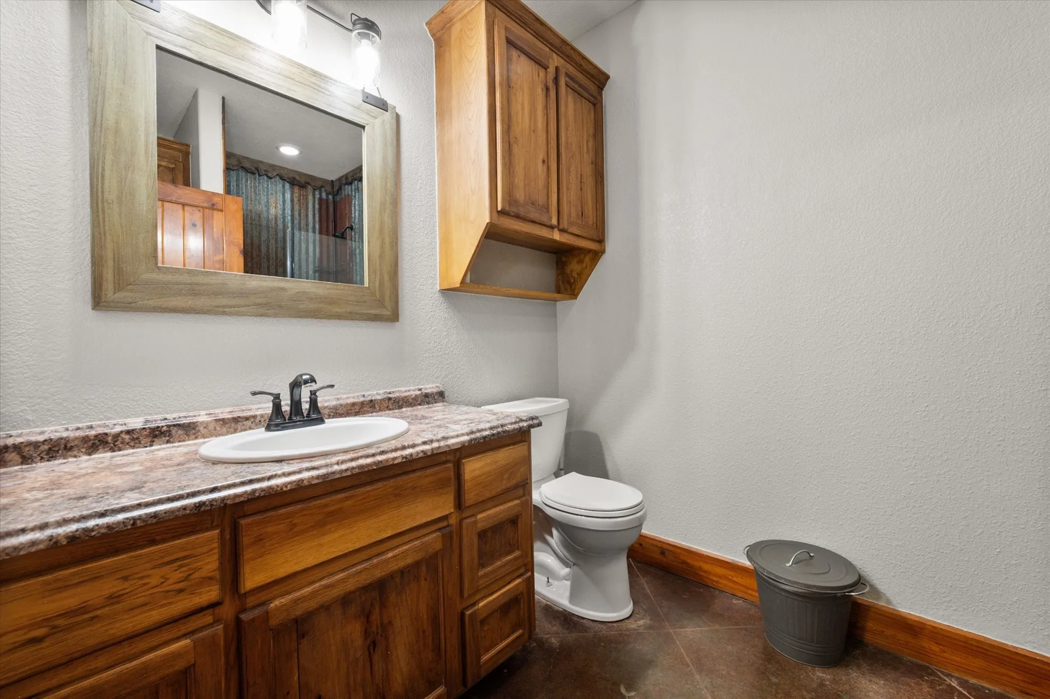 Single Family Residence For Sale in Freestone County , 199 Fcr 111 111, Fairfield, Texas 75840, 5 Bedrooms, 3 Bathrooms, 6 Garage spaces, 3,948 Sqft, built in 2005, Preowned, Price $885,000, mls#21257268, Real Estate Agent in Fairfield, Homes For Sale in Freestone county, Homes For Sale in Fairfield, Realtor in Fairfield Texas, Real Estate Brokerage Independent Realty Texas, Luminita Cordes Realtor