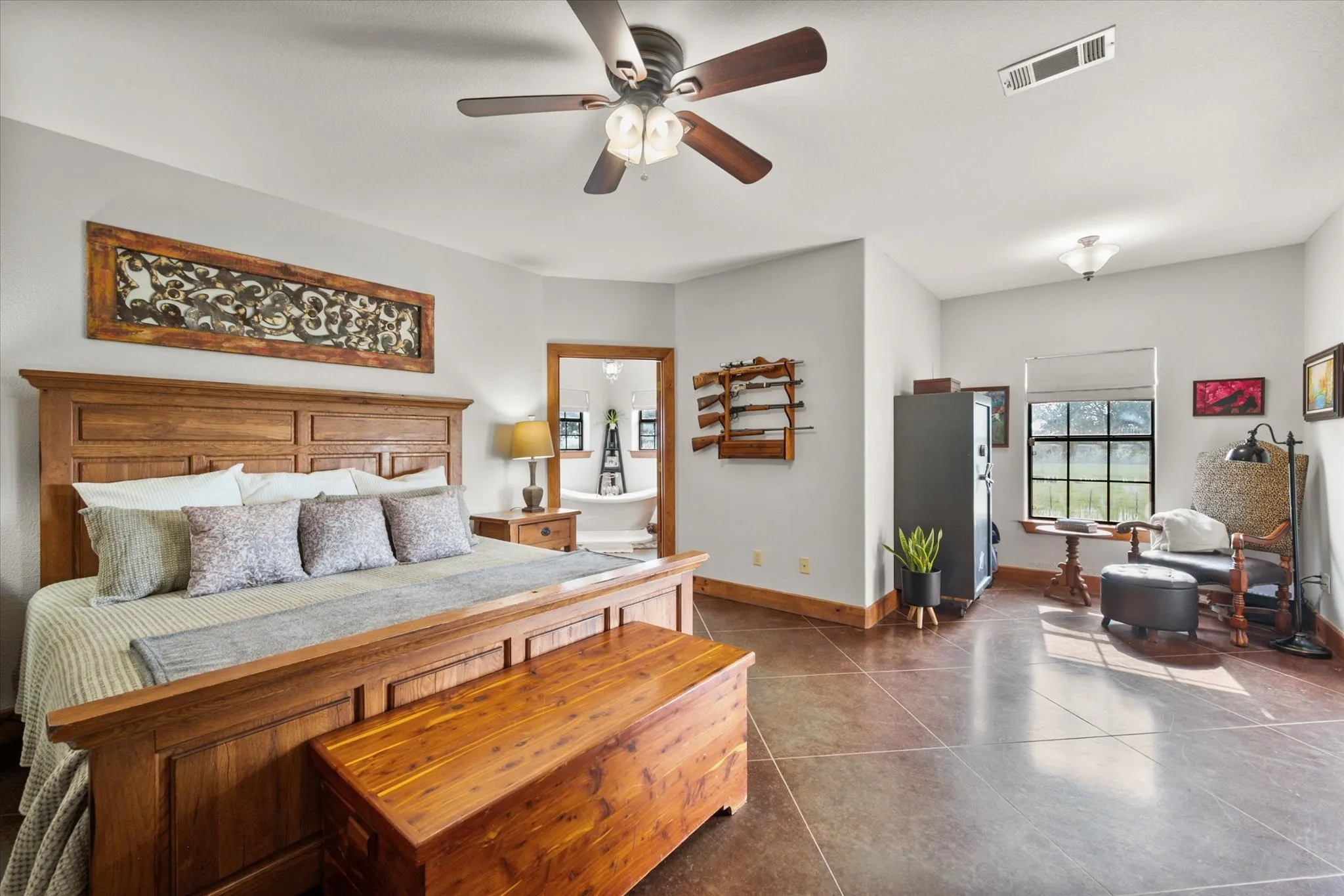 Single Family Residence For Sale in Freestone County , 199 Fcr 111 111, Fairfield, Texas 75840, 5 Bedrooms, 3 Bathrooms, 6 Garage spaces, 3,948 Sqft, built in 2005, Preowned, Price $885,000, mls#21257268, Real Estate Agent in Fairfield, Homes For Sale in Freestone county, Homes For Sale in Fairfield, Realtor in Fairfield Texas, Real Estate Brokerage Independent Realty Texas, Luminita Cordes Realtor