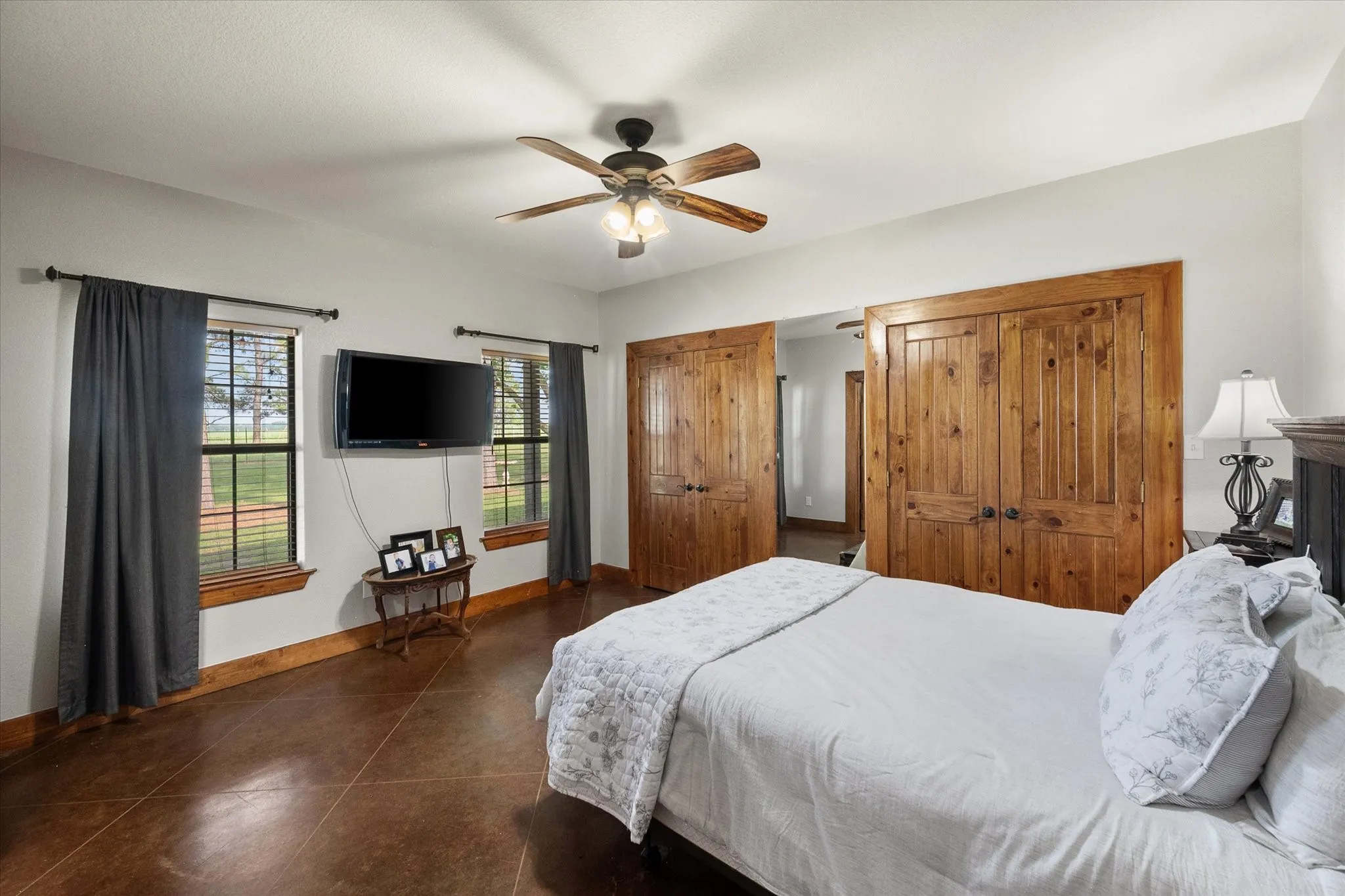 Single Family Residence For Sale in Freestone County , 199 Fcr 111 111, Fairfield, Texas 75840, 5 Bedrooms, 3 Bathrooms, 6 Garage spaces, 3,948 Sqft, built in 2005, Preowned, Price $885,000, mls#21257268, Real Estate Agent in Fairfield, Homes For Sale in Freestone county, Homes For Sale in Fairfield, Realtor in Fairfield Texas, Real Estate Brokerage Independent Realty Texas, Luminita Cordes Realtor