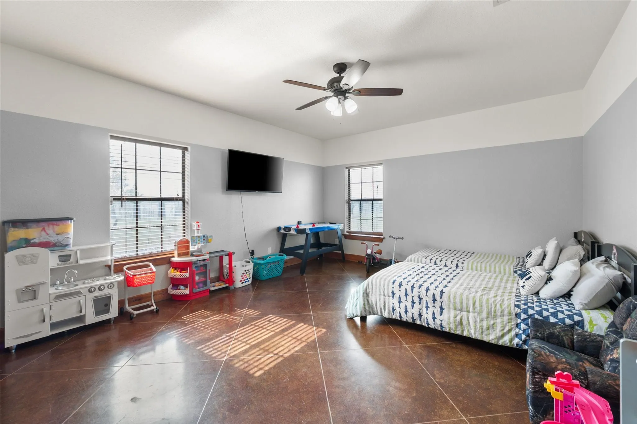 Single Family Residence For Sale in Freestone County , 199 Fcr 111 111, Fairfield, Texas 75840, 5 Bedrooms, 3 Bathrooms, 6 Garage spaces, 3,948 Sqft, built in 2005, Preowned, Price $885,000, mls#21257268, Real Estate Agent in Fairfield, Homes For Sale in Freestone county, Homes For Sale in Fairfield, Realtor in Fairfield Texas, Real Estate Brokerage Independent Realty Texas, Luminita Cordes Realtor