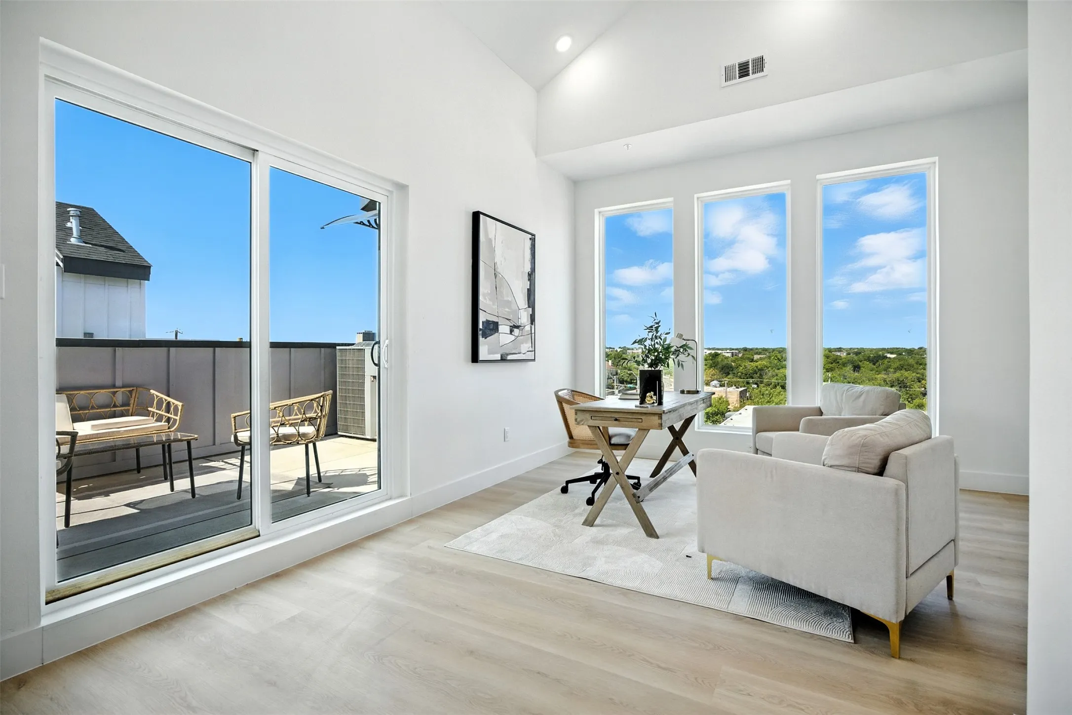 Townhouse For Sale in Dallas County , 312 N Lancaster Avenue 104, Dallas, Texas 75203, 3 Bedroom, 4 Bathroom, 2 Garage spaces, 1,941 Sqft, built in 2025, Price $449,000, mls#21257491, Real Estate Agent in Dallas, Homes For Sale in Dallas county, Homes For Sale in Dallas, Realtor in Dallas Texas, Real Estate Brokerage Independent Realty Texas, Luminita Cordes Realtor