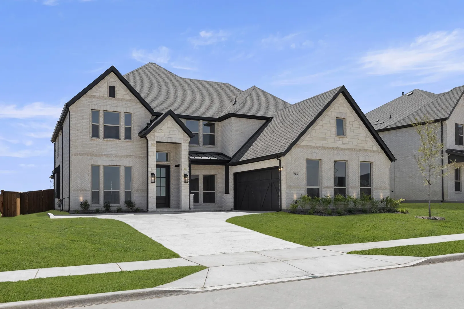 03. 609 Cherry Hurst - Front (2)