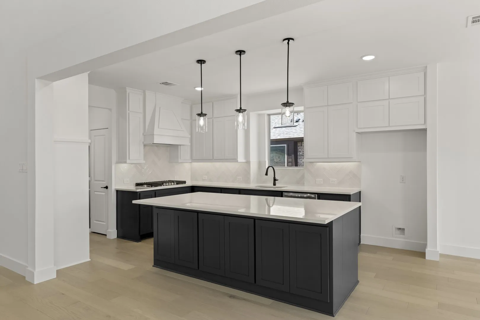 12. 609 Cherry Hurst - Kitchen (2)