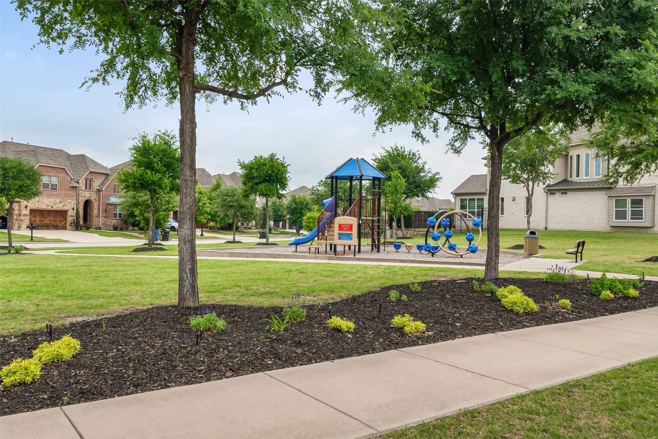 Single Family Residence For Sale in Collin County , 11422 La Salle Road, Frisco, Texas 75035, 5 Bedroom, 4 Bathroom, 3 Garage spaces, 5,059 Sqft, built in 2016, Preowned, mls#21251993, Real Estate Agent in Frisco, Homes For Sale in Collin county, Homes For Sale in Frisco, Realtor in Frisco Texas, Real Estate Brokerage Independent Realty Texas, Luminita Cordes Realtor