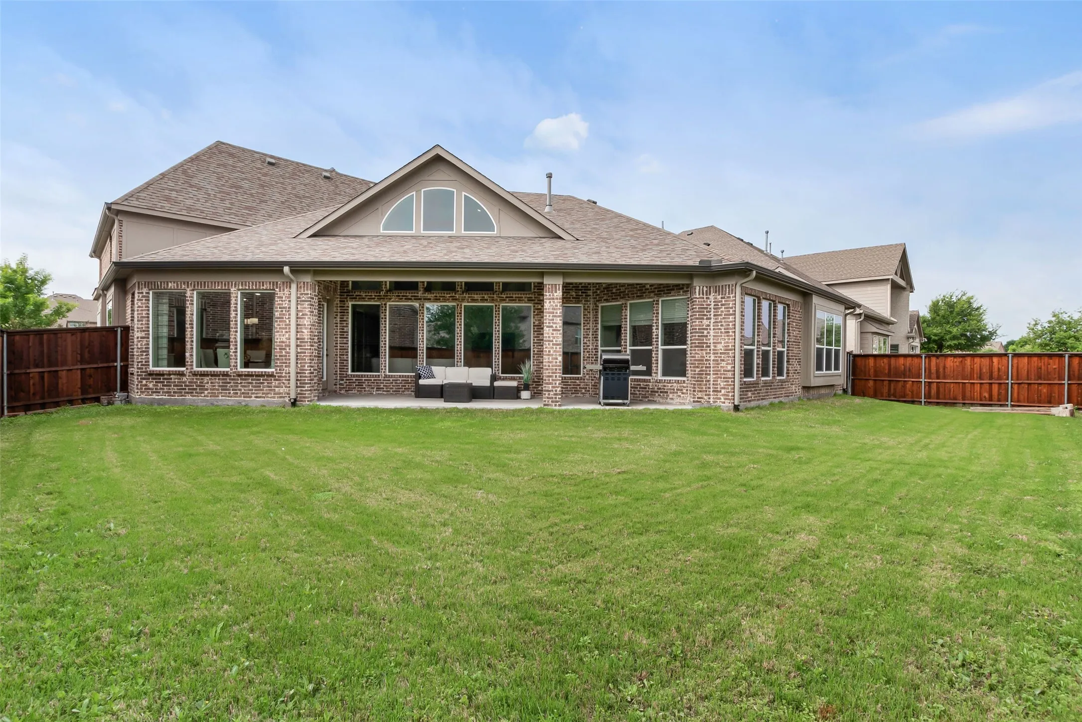 Single Family Residence For Sale in Collin County , 11422 La Salle Road, Frisco, Texas 75035, 5 Bedroom, 4 Bathroom, 3 Garage spaces, 5,059 Sqft, built in 2016, Preowned, mls#21251993, Real Estate Agent in Frisco, Homes For Sale in Collin county, Homes For Sale in Frisco, Realtor in Frisco Texas, Real Estate Brokerage Independent Realty Texas, Luminita Cordes Realtor