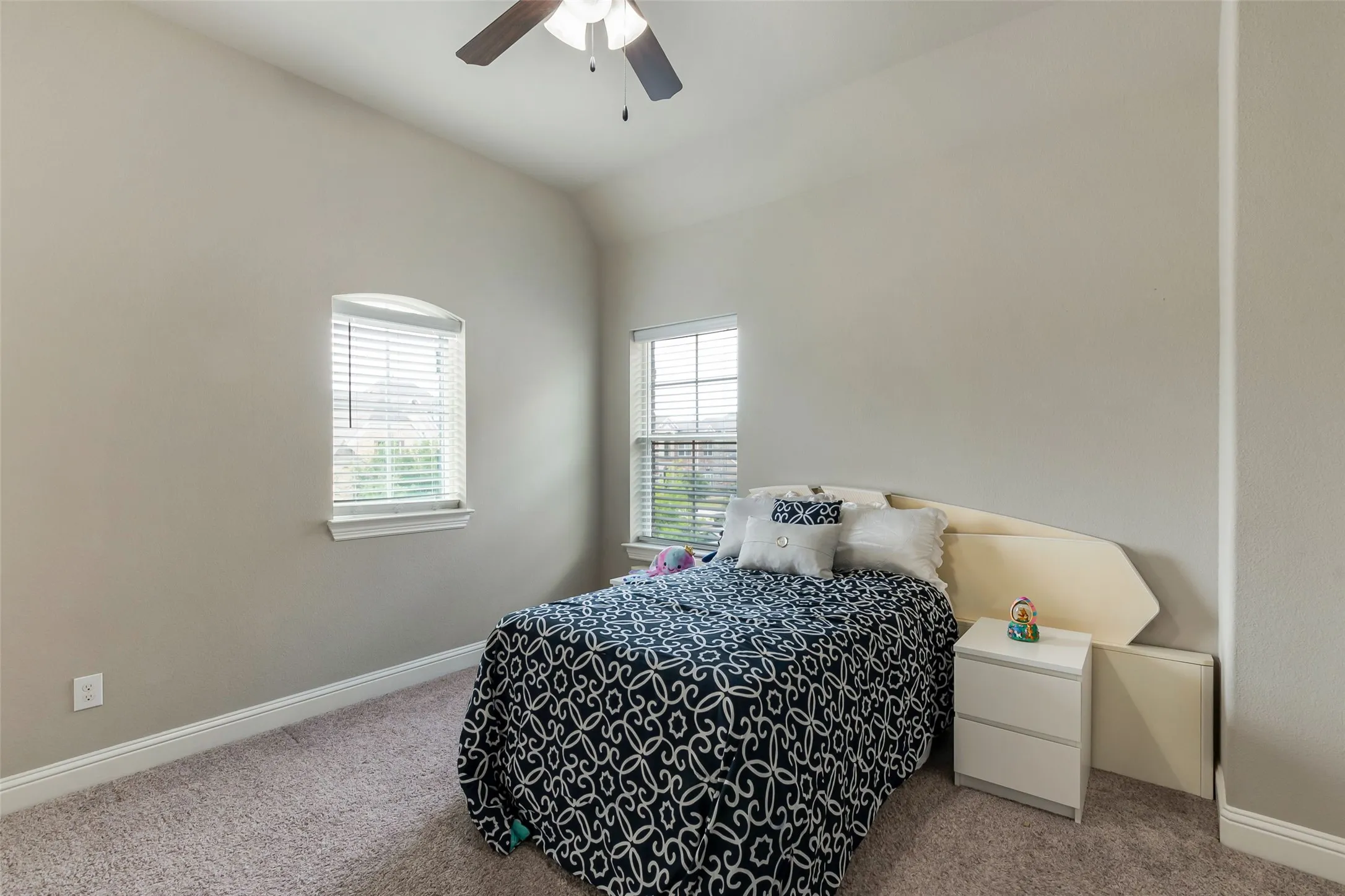 Single Family Residence For Sale in Collin County , 11422 La Salle Road, Frisco, Texas 75035, 5 Bedroom, 4 Bathroom, 3 Garage spaces, 5,059 Sqft, built in 2016, Preowned, mls#21251993, Real Estate Agent in Frisco, Homes For Sale in Collin county, Homes For Sale in Frisco, Realtor in Frisco Texas, Real Estate Brokerage Independent Realty Texas, Luminita Cordes Realtor
